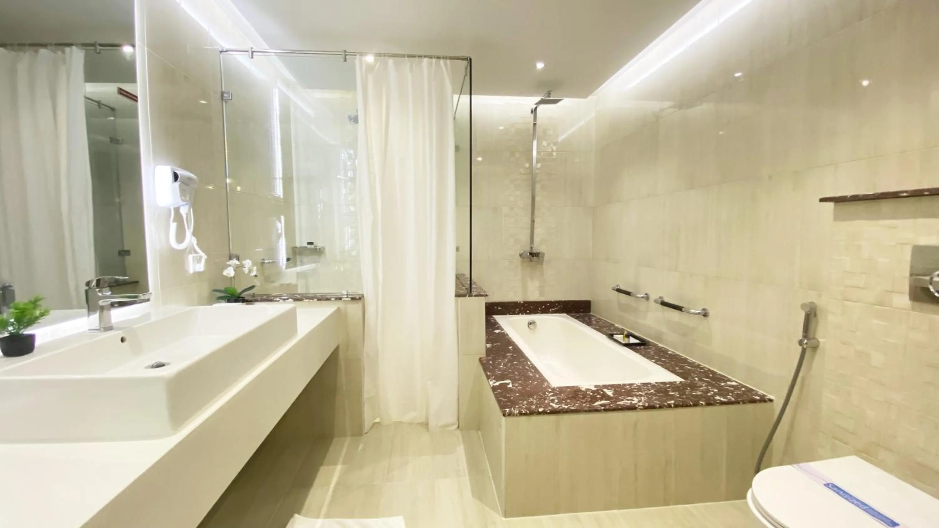 Bathroom in Best Western Plus Grand Multan