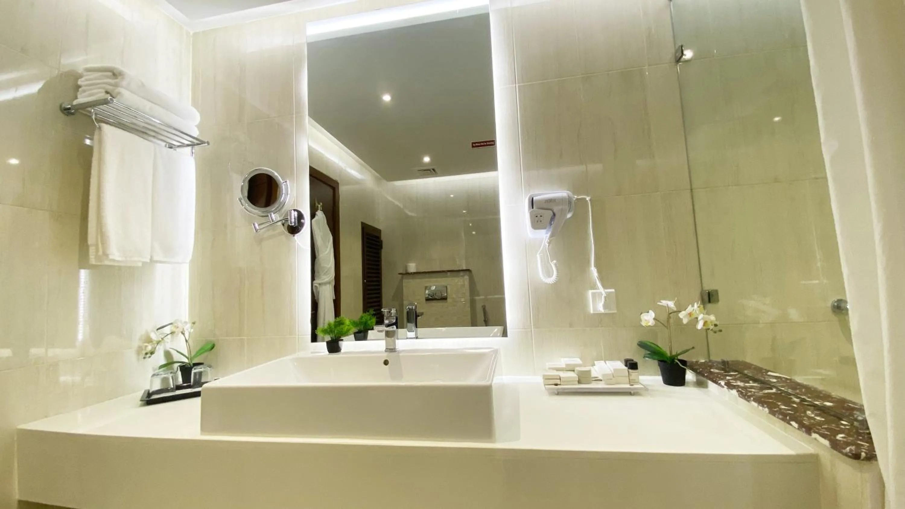 Bathroom in Best Western Plus Grand Multan