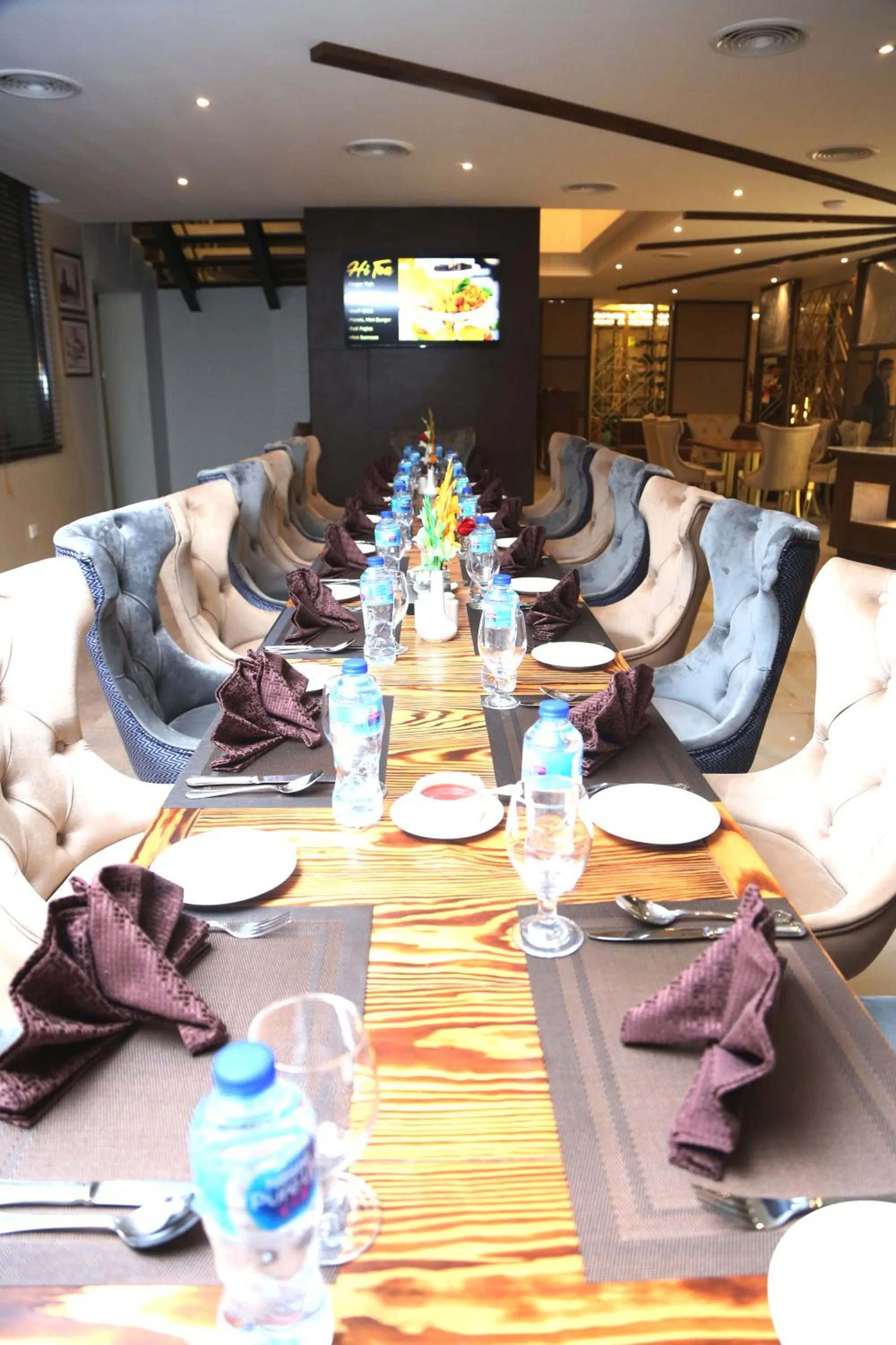 Restaurant/places to eat in Best Western Plus Grand Multan