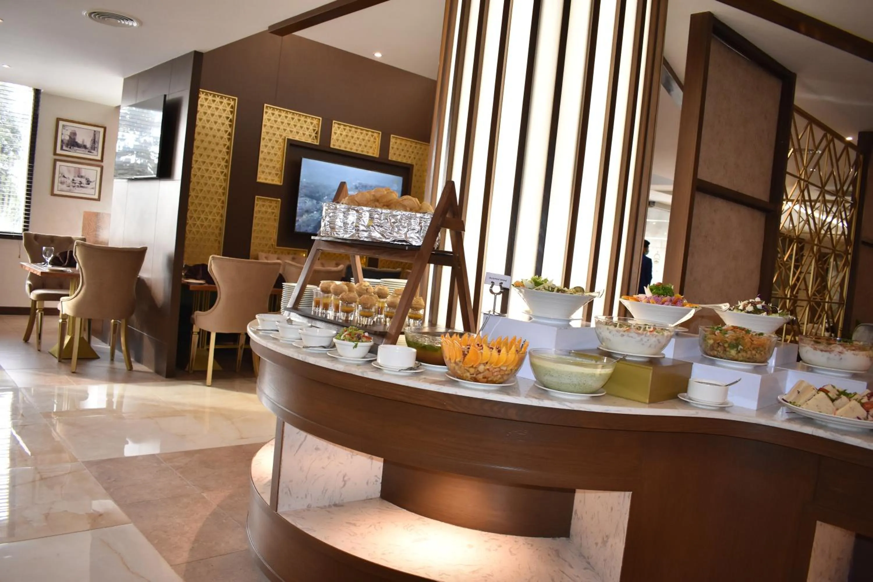 Restaurant/places to eat in Yasrib Hospitality