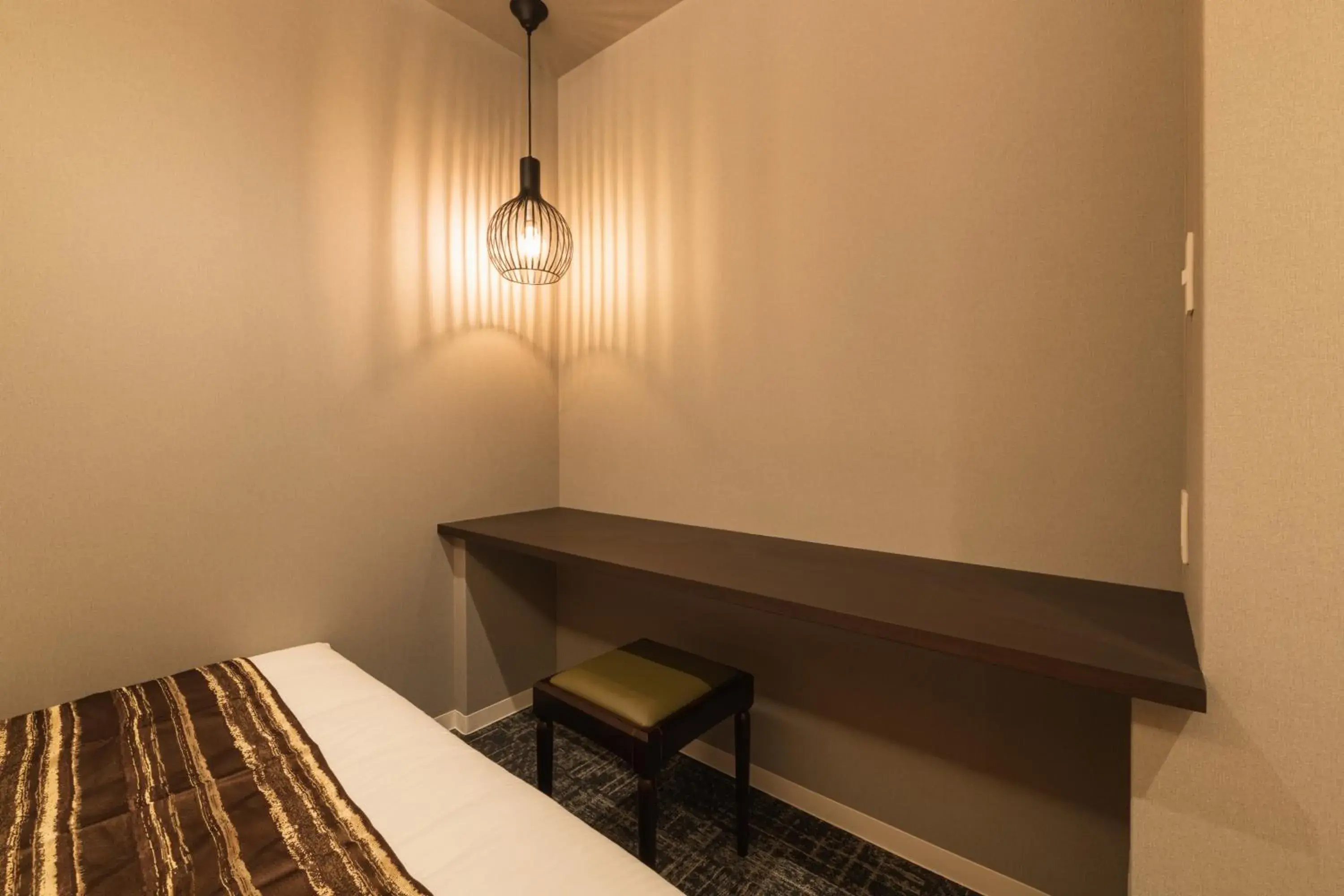 Photo of the whole room, Bed in GRAND BASE Kagoshima Chuo Photo of the whole room, Bed in GRAND BASE Kagoshima Chuo