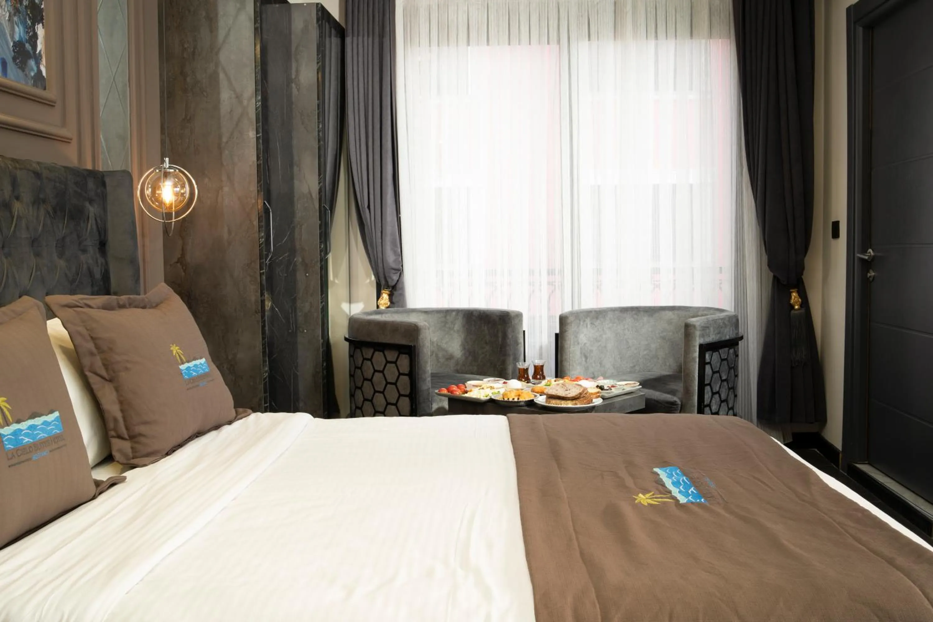 Photo of the whole room, Bed in La Cielo Hotel Bostancı