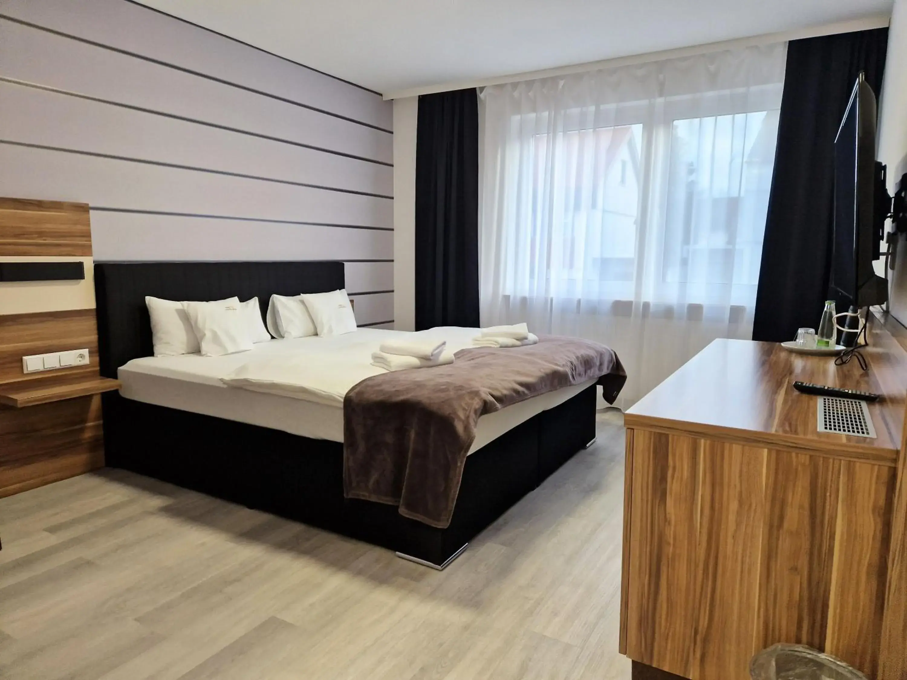 Single Room with Bathroom in Hotel am Kurpark Single Room with Bathroom in Hotel am Kurpark