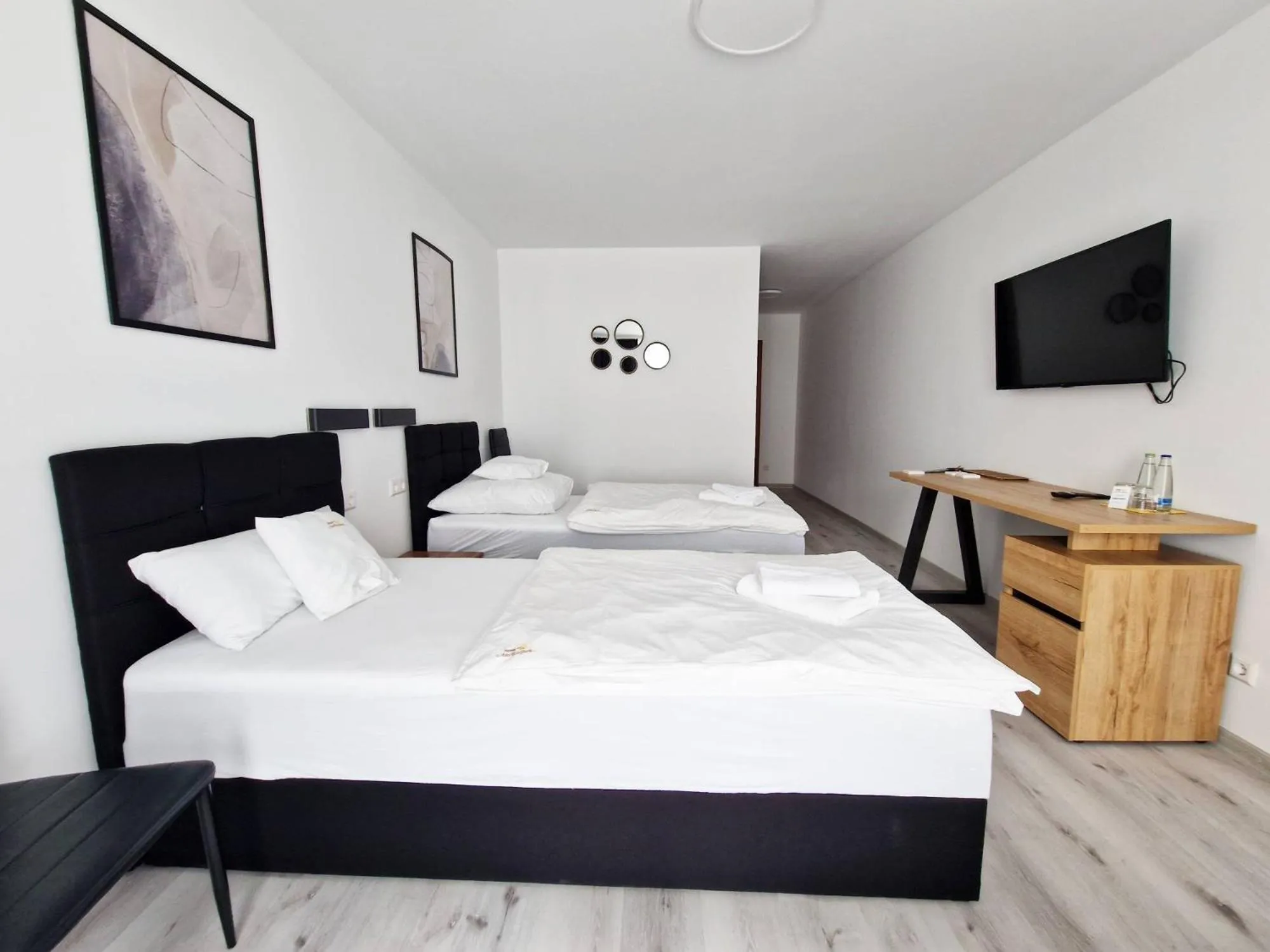 Photo of the whole room, Bed in Hotel am Kurpark