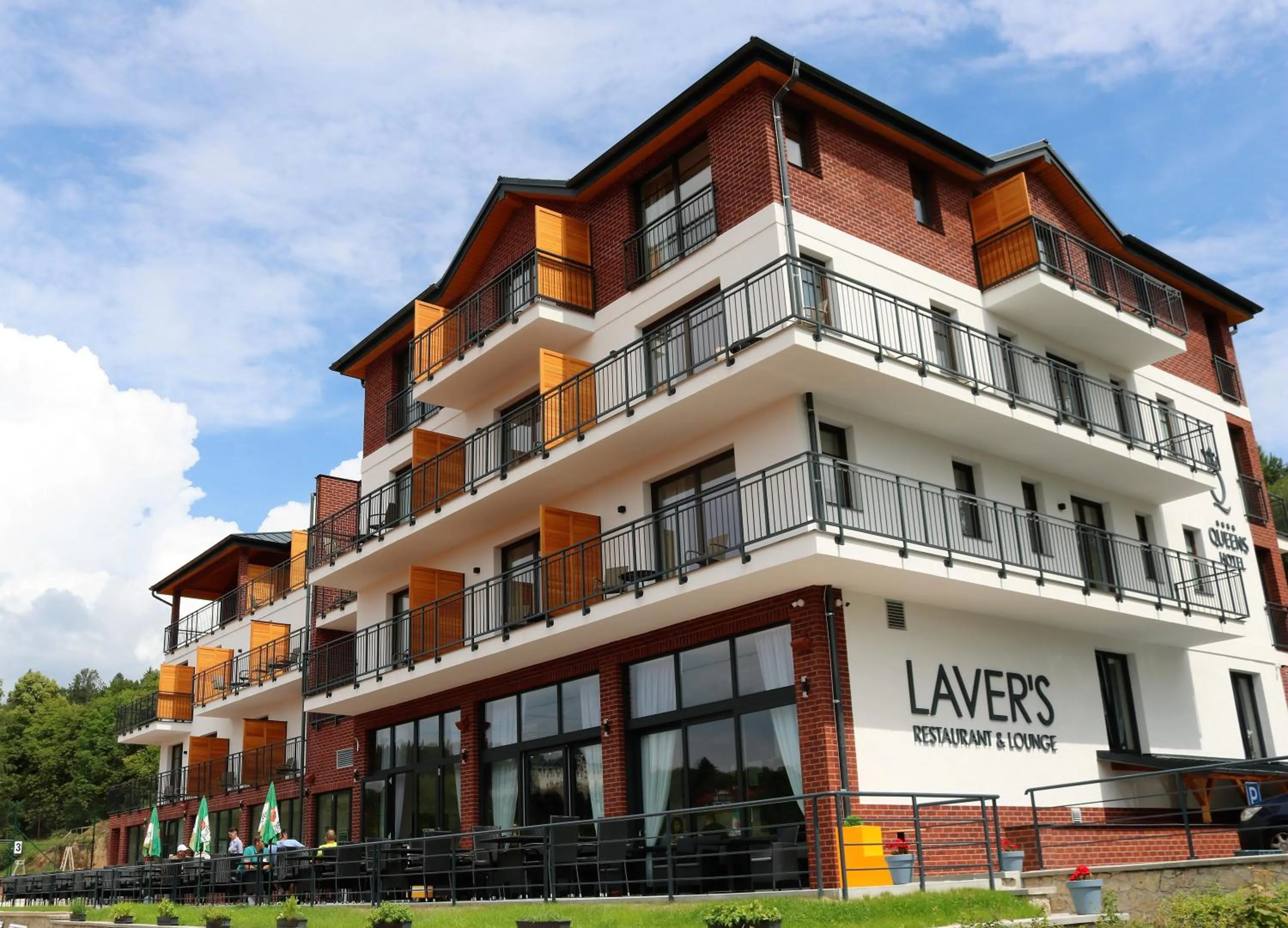 Facade/entrance in Wellness Hotel Queens