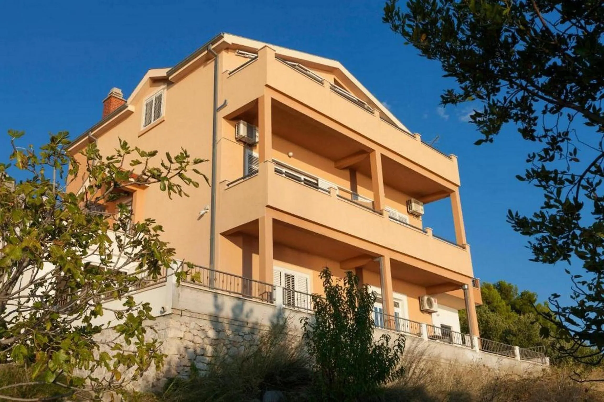 Property building in Summerheaven Apartments