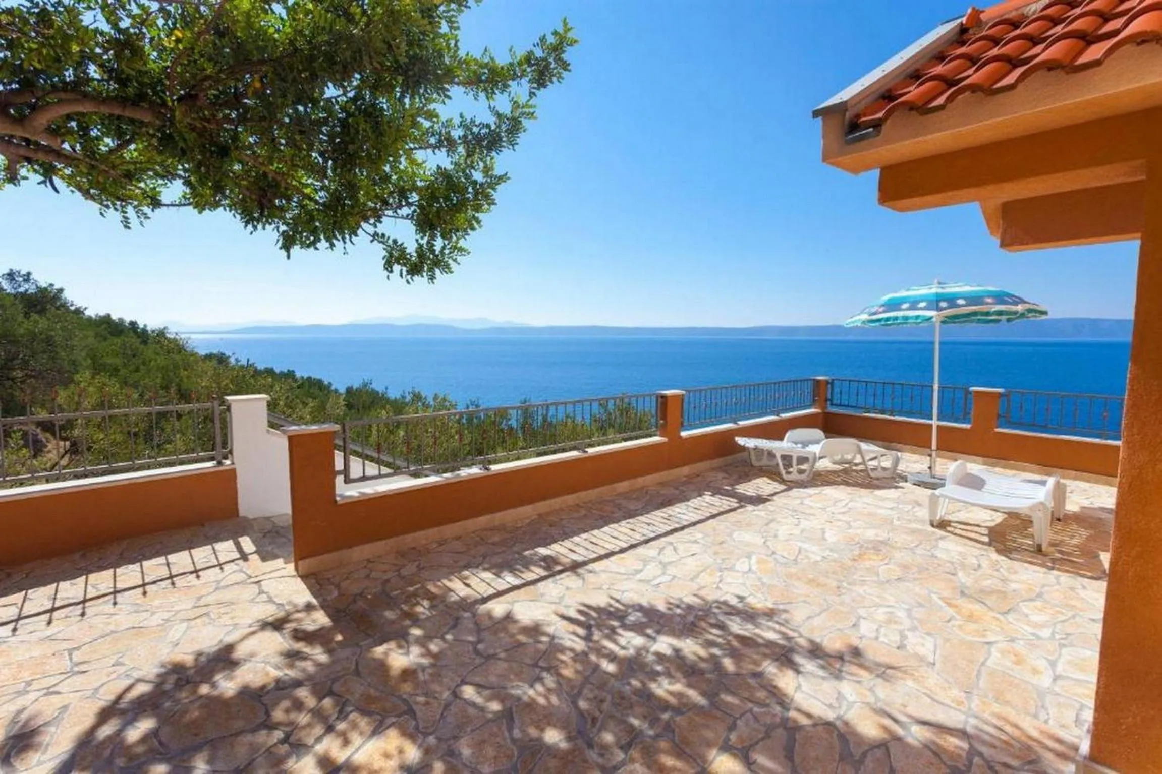 Property building in Summerheaven Apartments