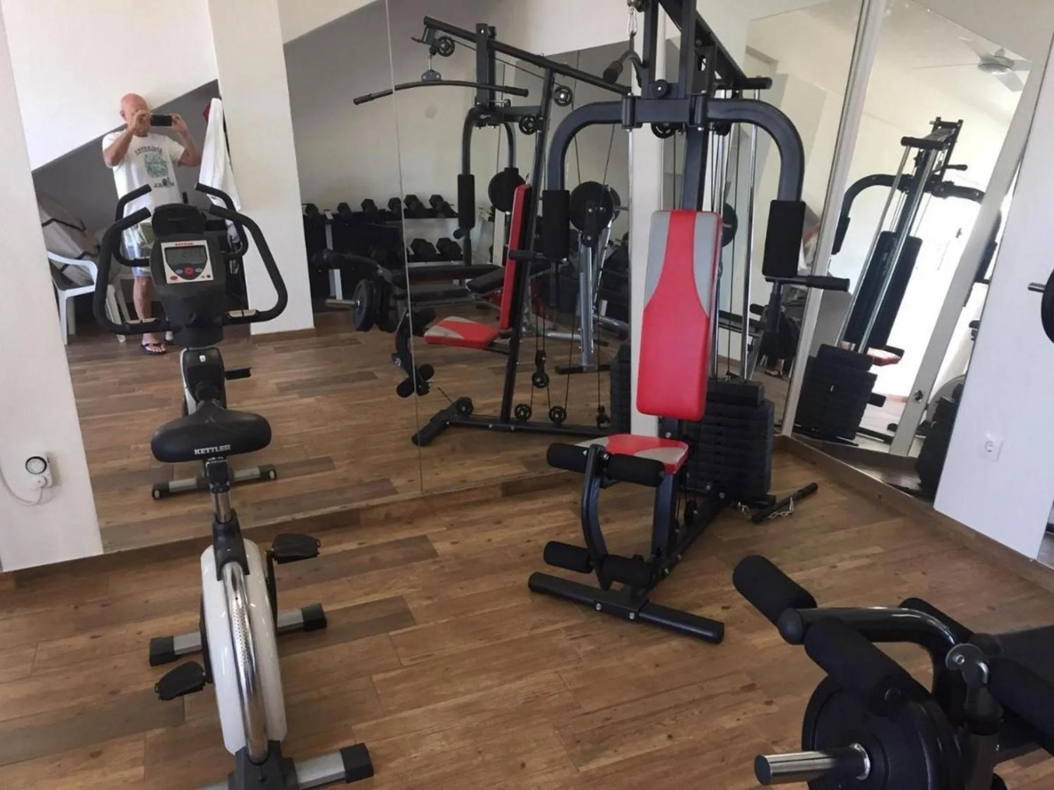 Fitness centre/facilities in Summerheaven Apartments