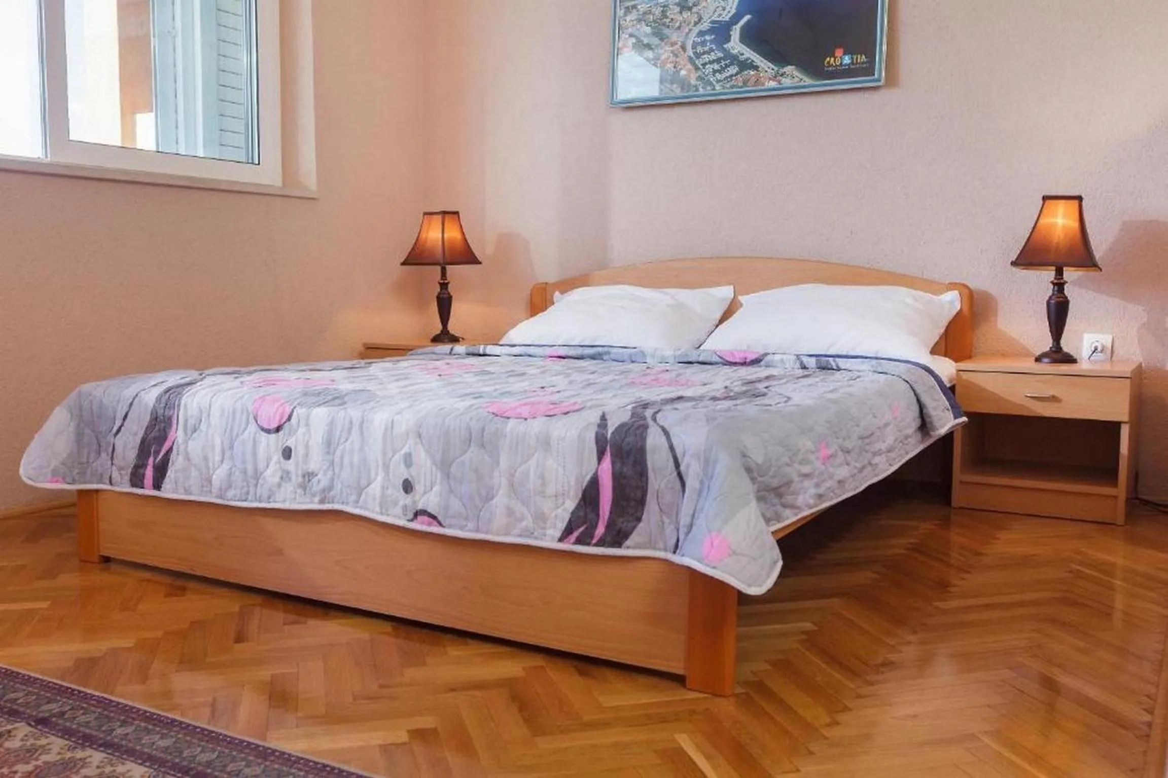 Bedroom, Bed in Summerheaven Apartments