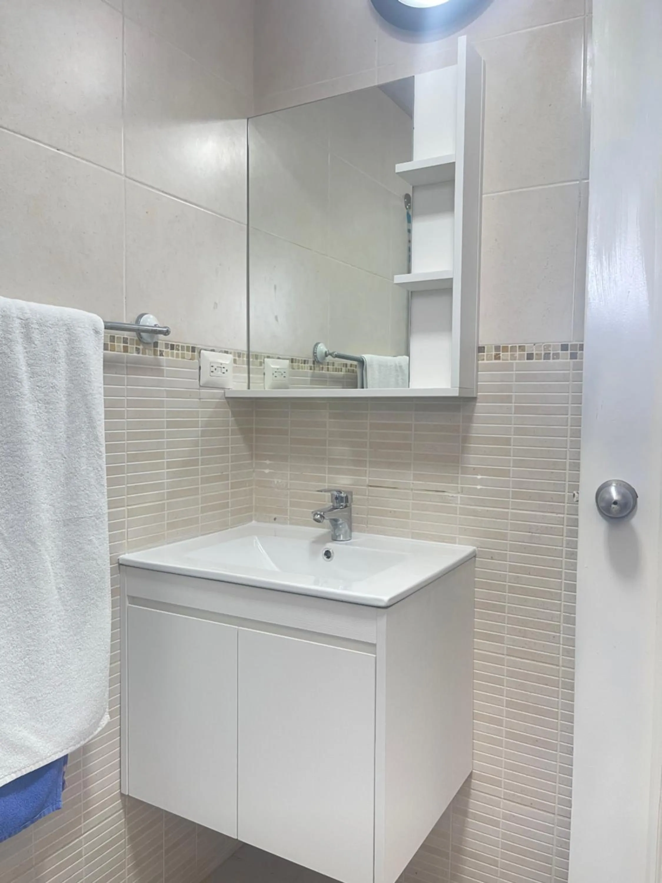 Shower in Stanza Mare Beach Front