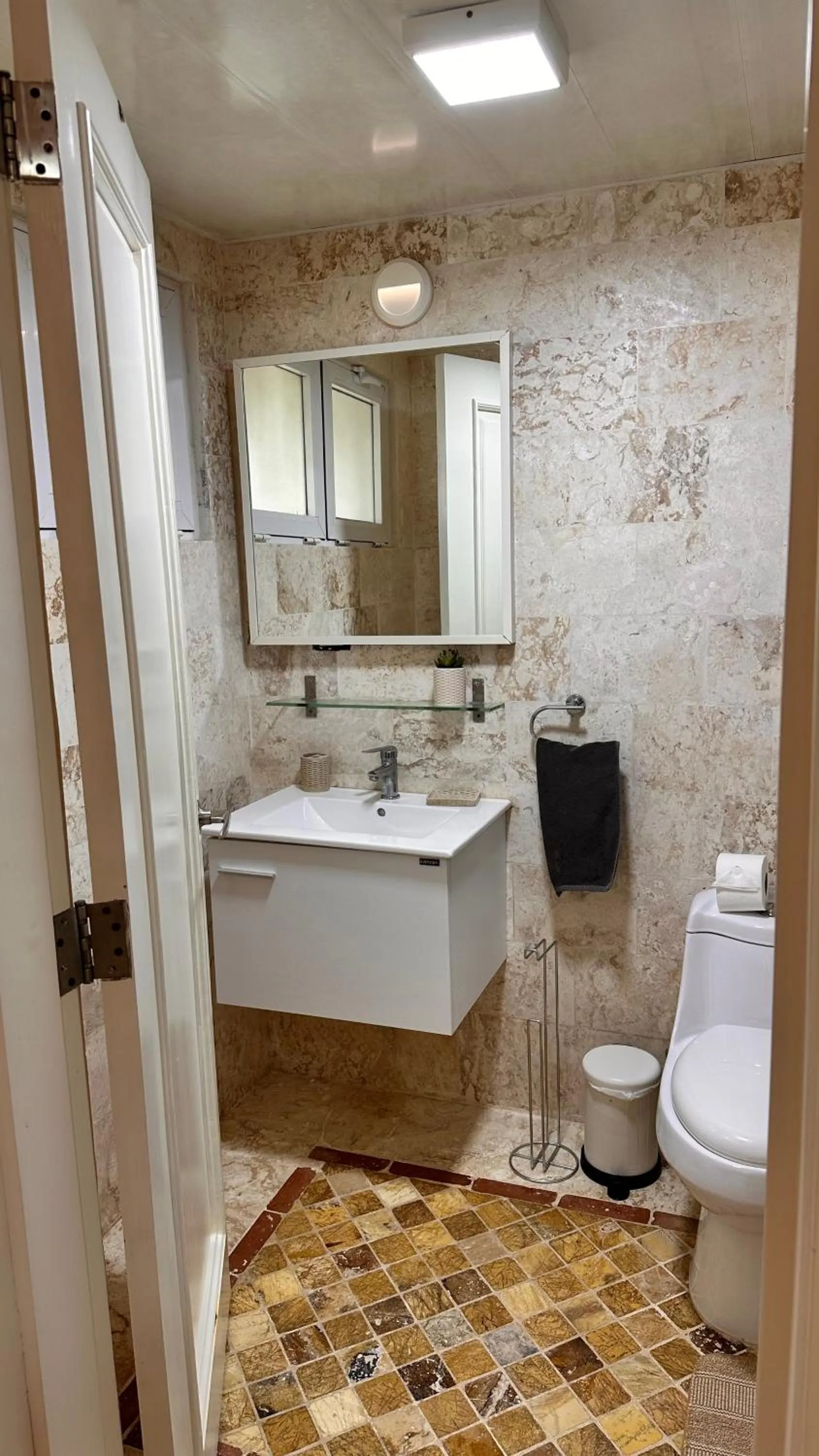 Bathroom in Stanza Mare Beach Front