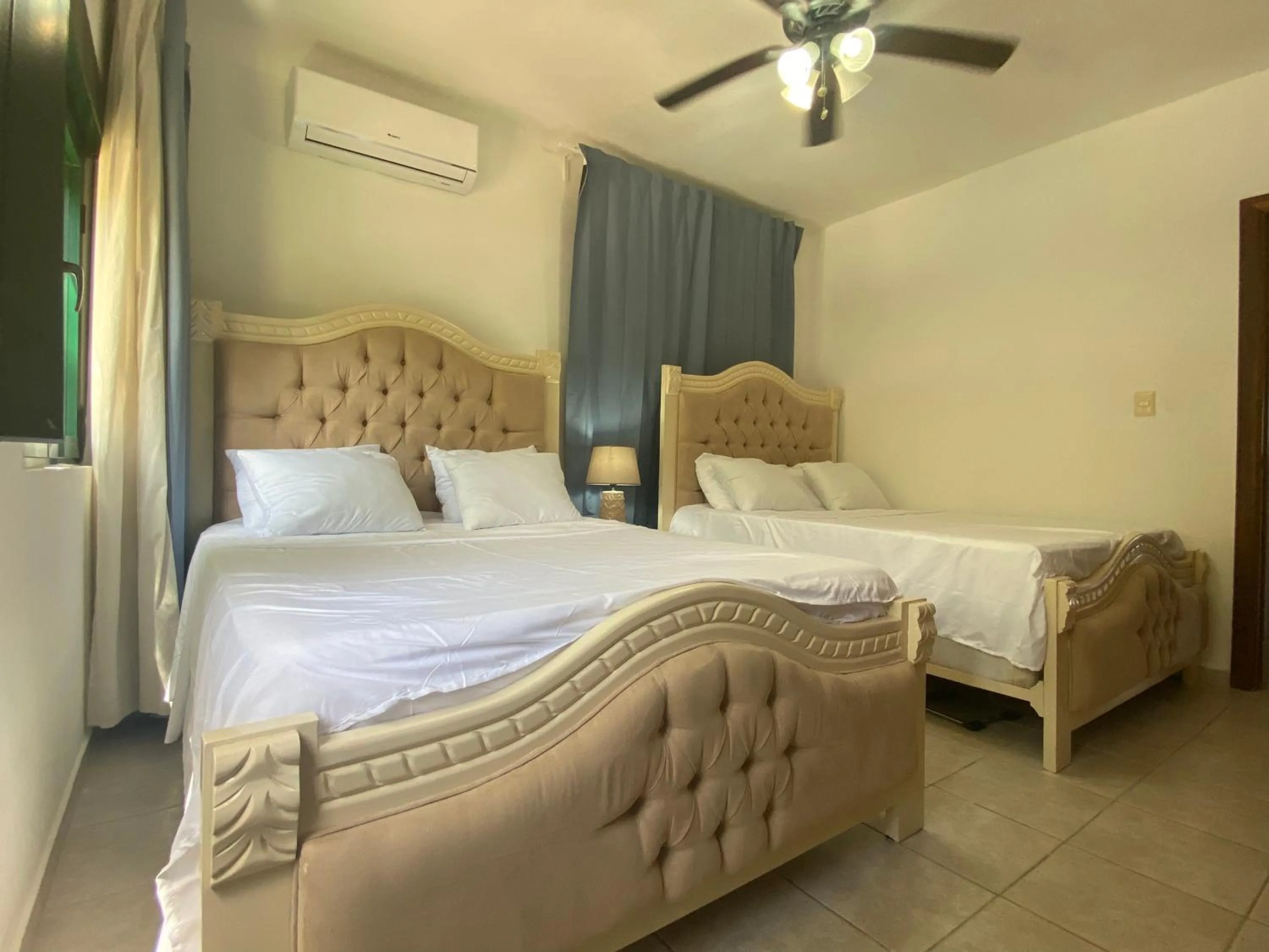 Bed in Stanza Mare Beach Front