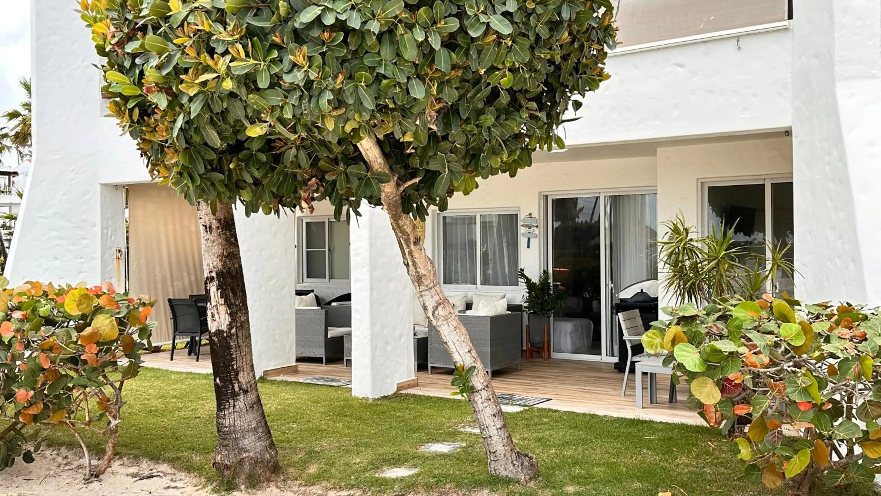 Patio in Stanza Mare Beach Front