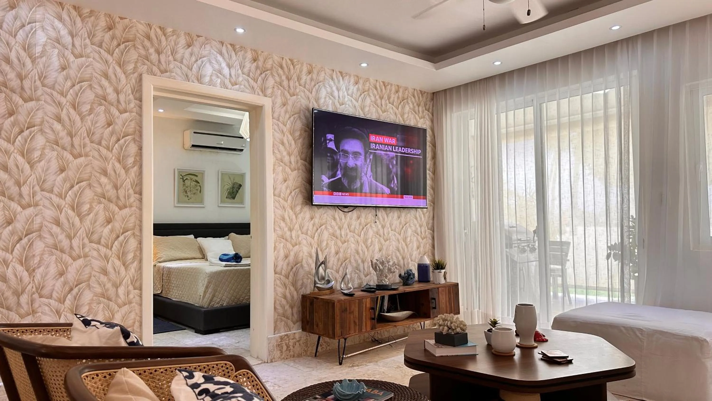 TV and multimedia in Stanza Mare Beach Front
