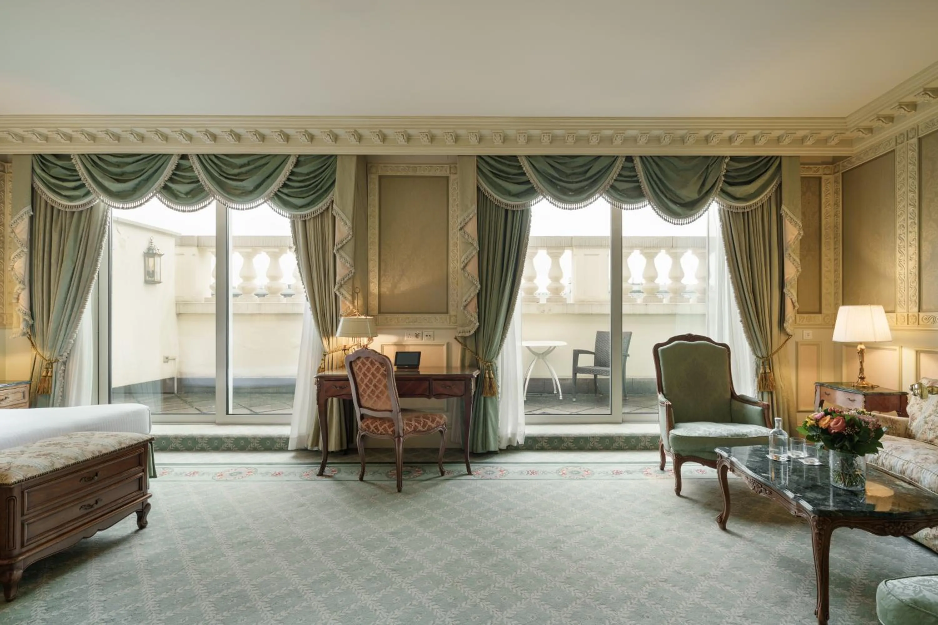 Bed in Eurostars Grand Hotel Wien