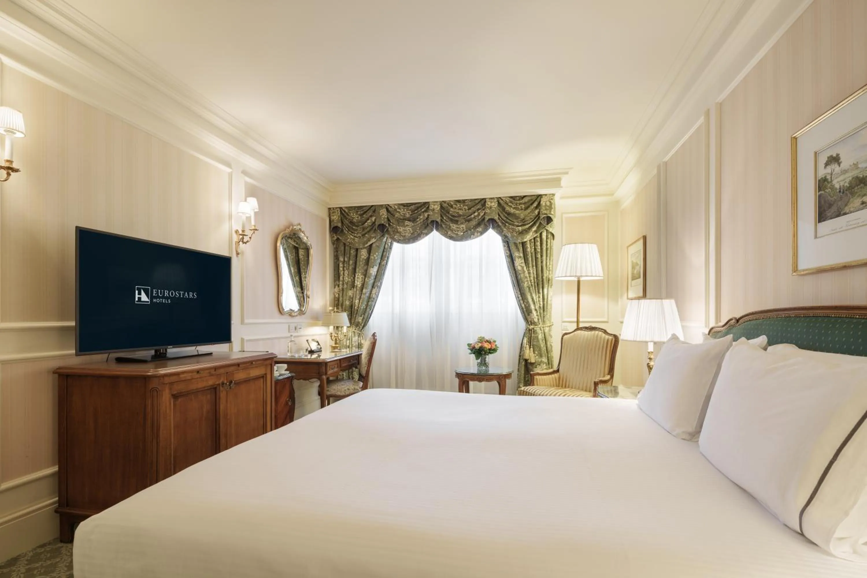 Bed in Eurostars Grand Hotel Wien