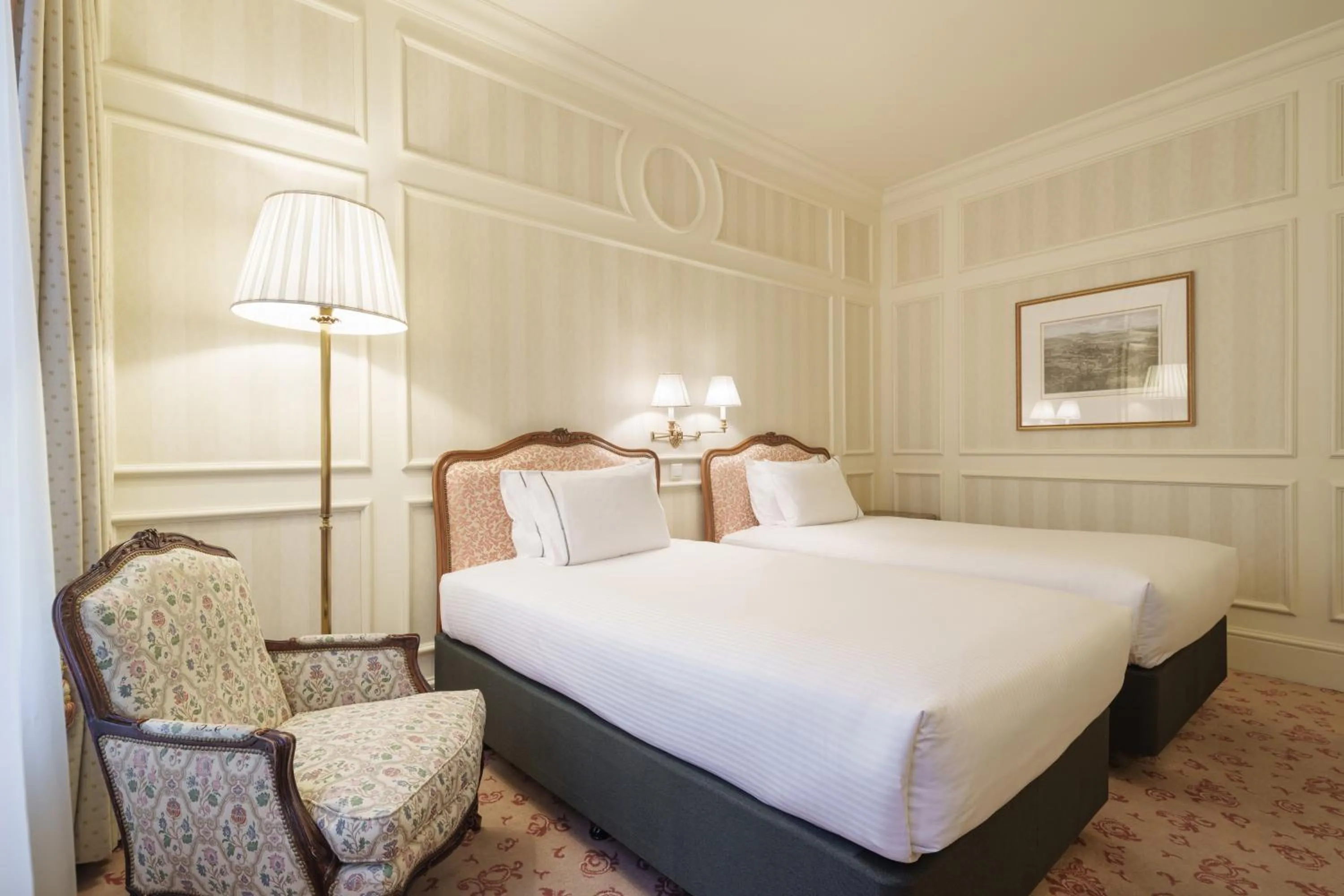 Bed in Eurostars Grand Hotel Wien