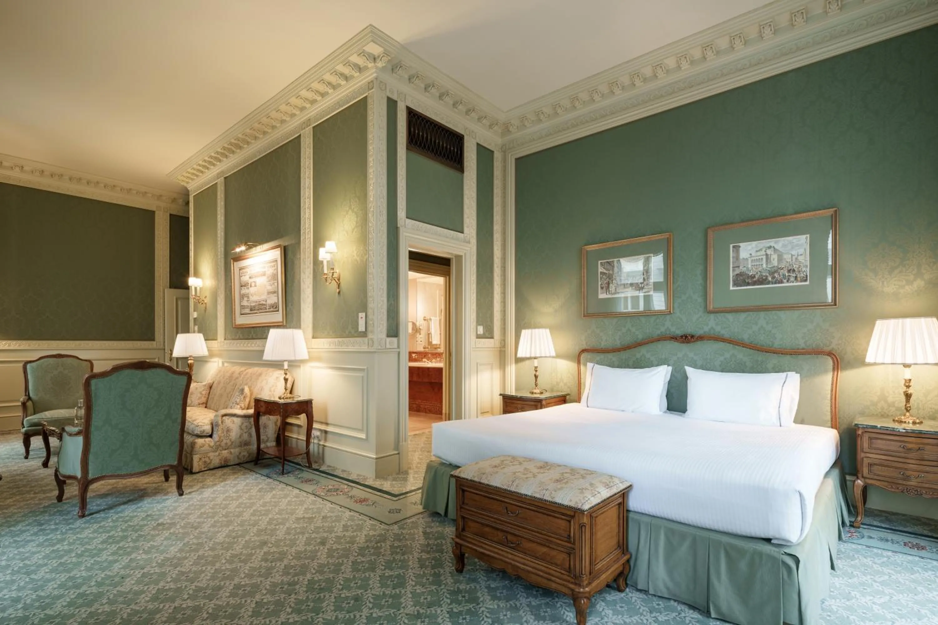 Bed in Eurostars Grand Hotel Wien