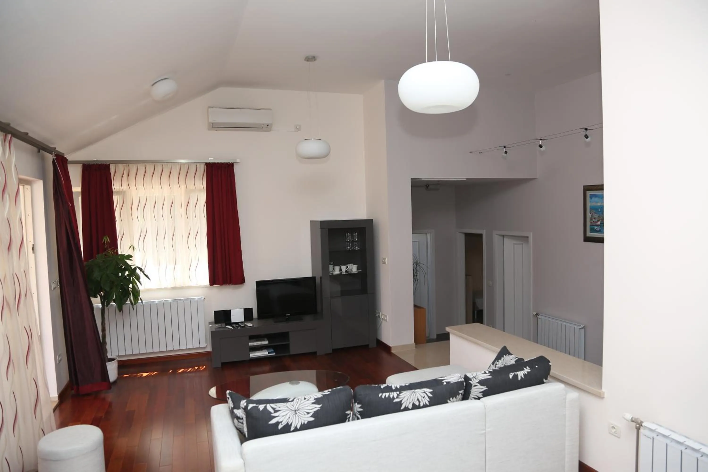 Photo of the whole room in Apartment Markorcula