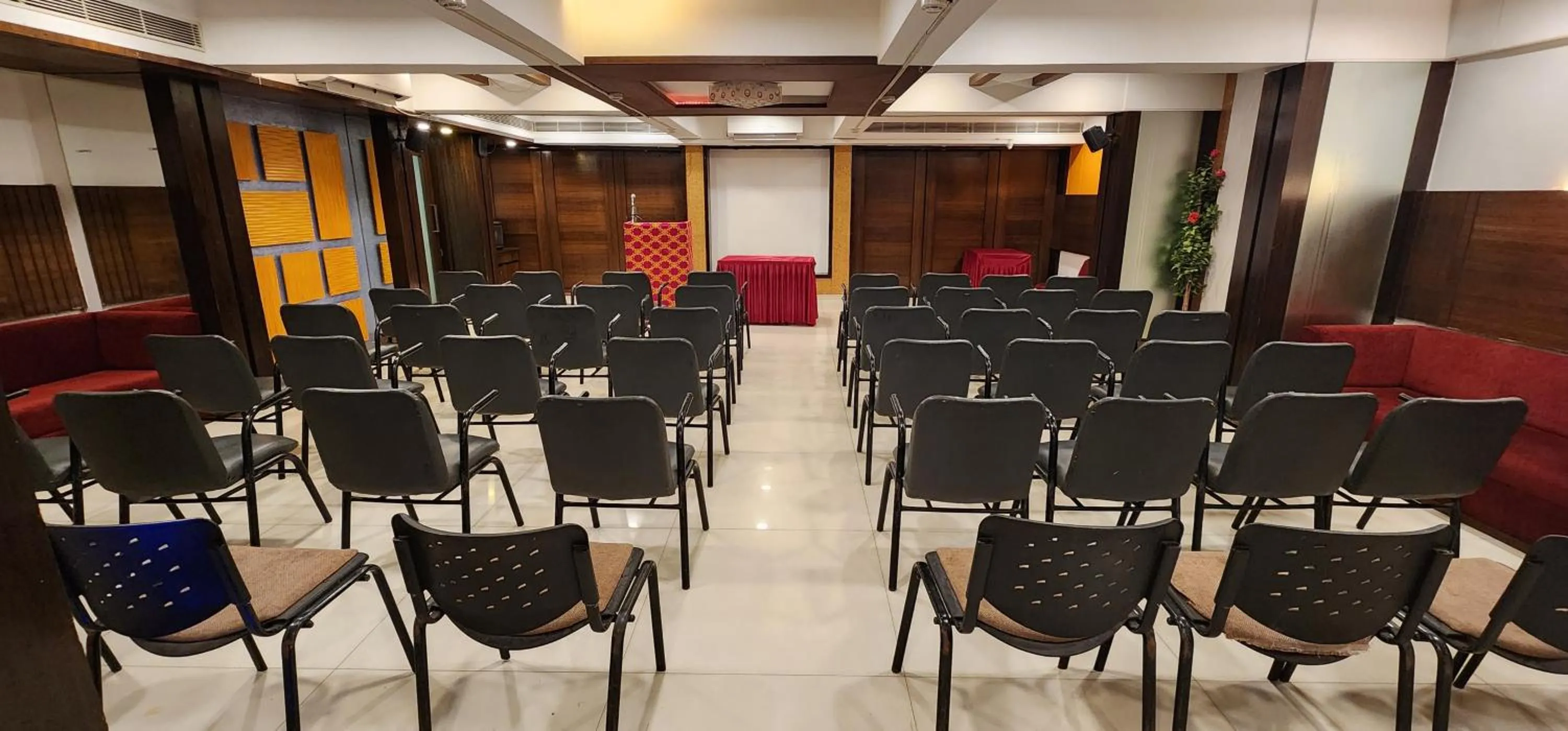 Meeting/conference room in Hotel Kanak
