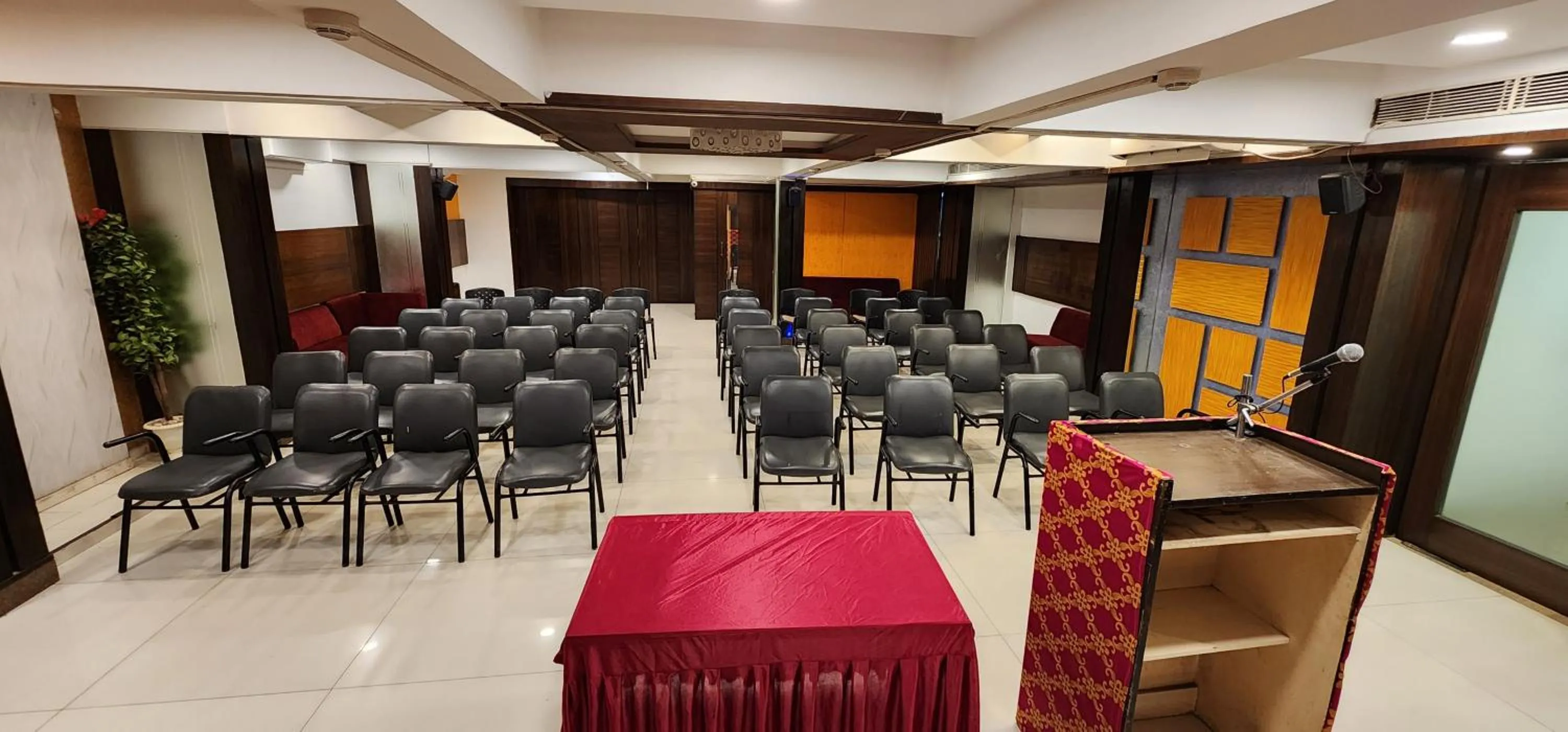 Meeting/conference room in Hotel Kanak
