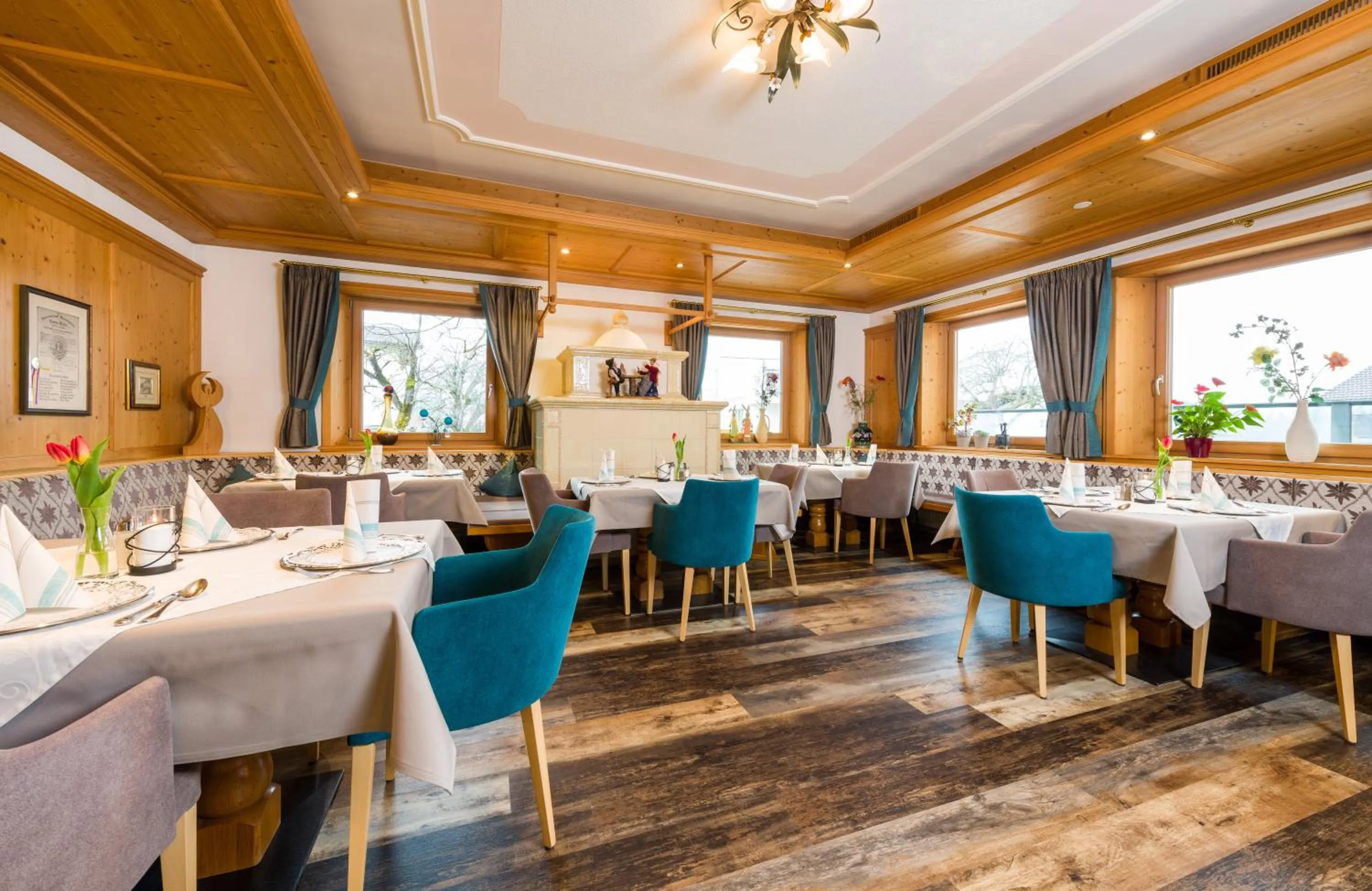 Restaurant/places to eat in Hotel Gasthof Zum Schwanen