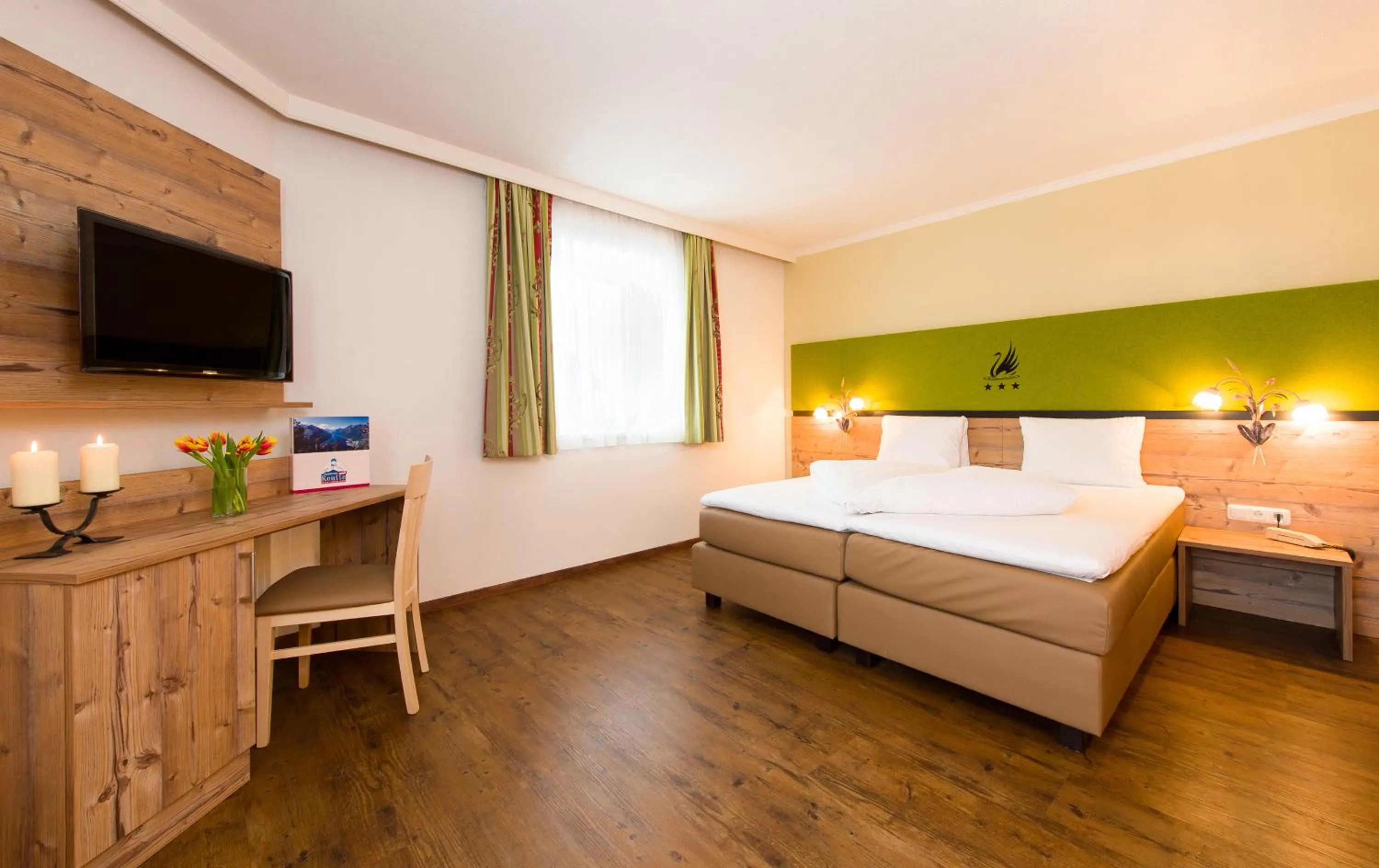 Photo of the whole room, Bed in Hotel Gasthof Zum Schwanen