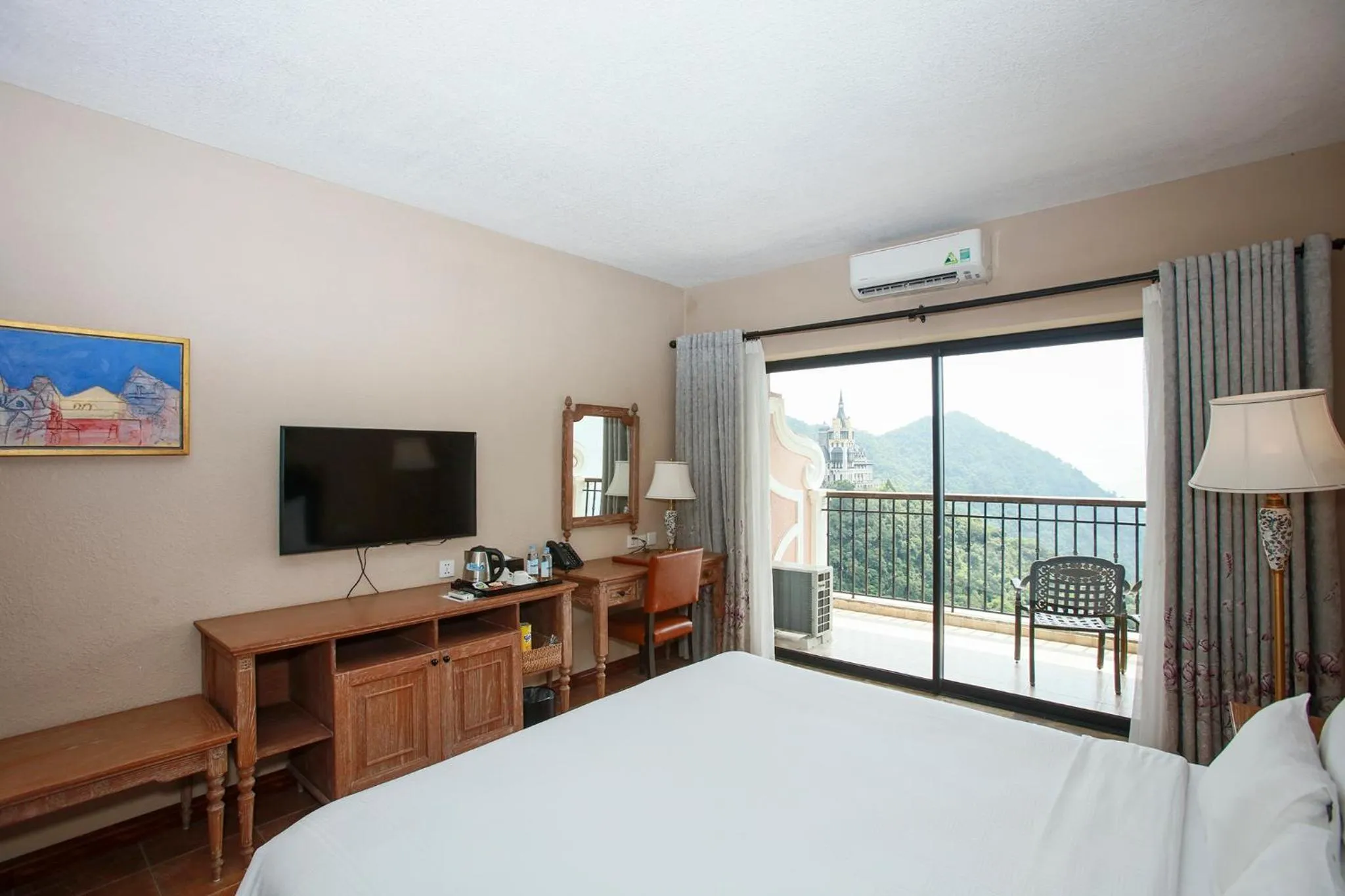 Natural landscape, Bed in Venus Hotel Tam Đảo