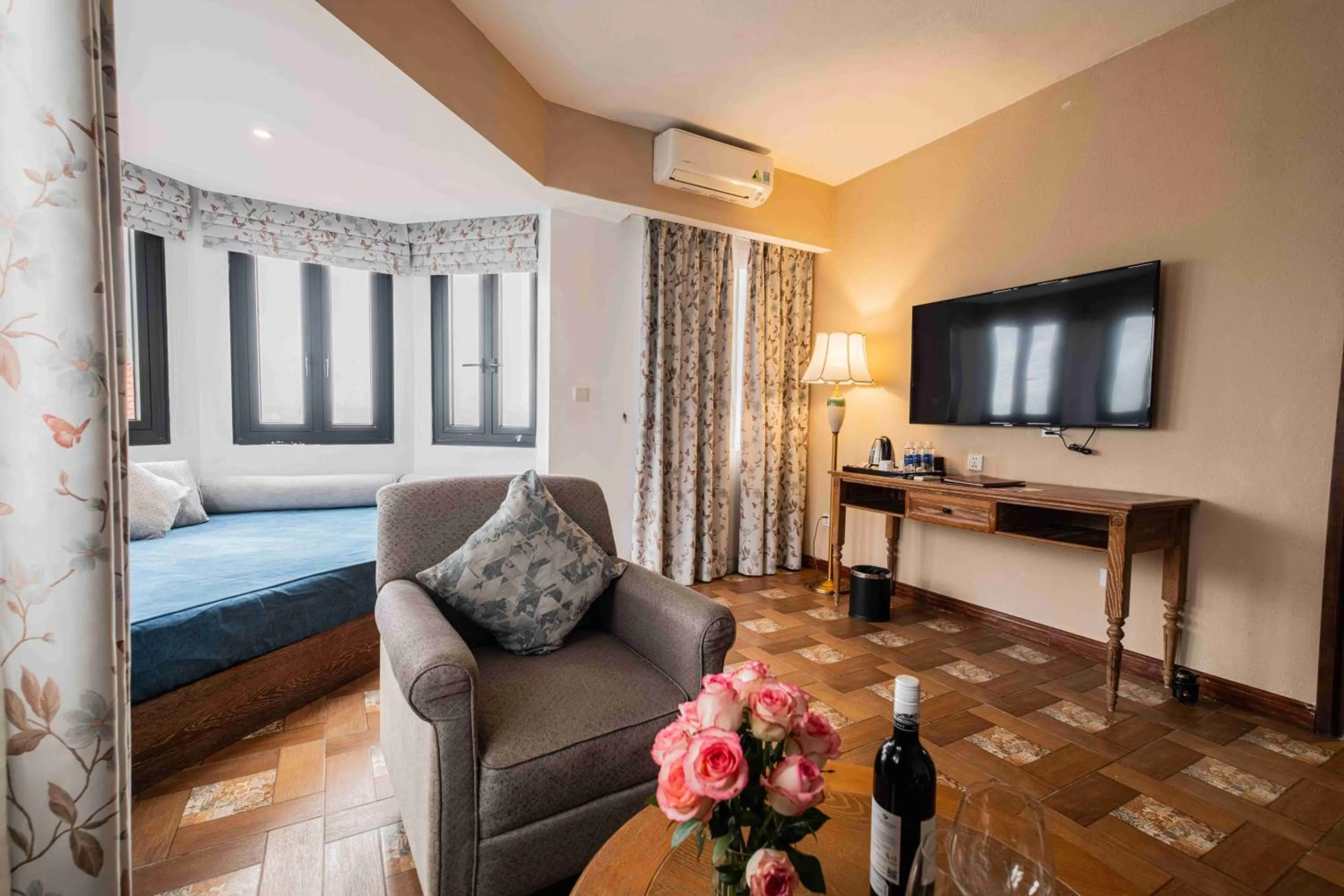 Photo of the whole room, Bed in Venus Hotel Tam Đảo