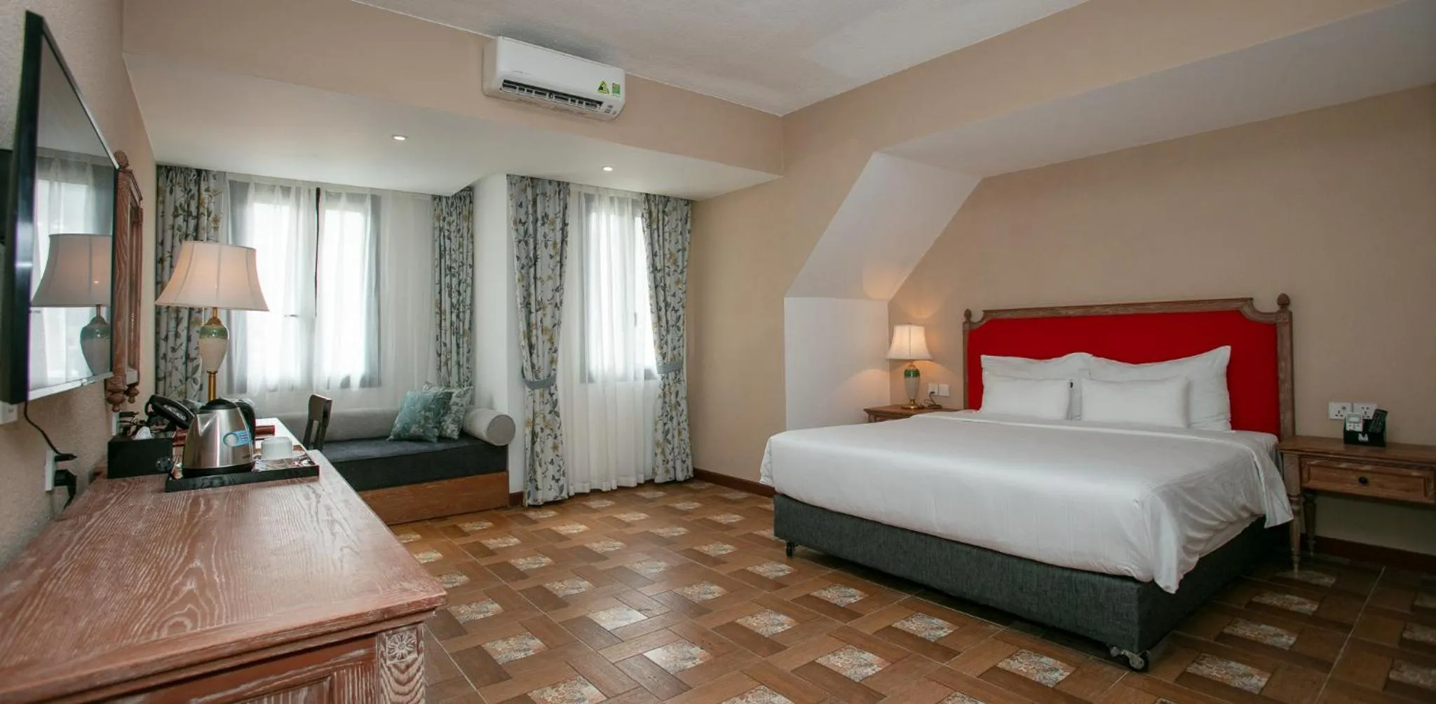 Photo of the whole room, Bed in Venus Hotel Tam Đảo