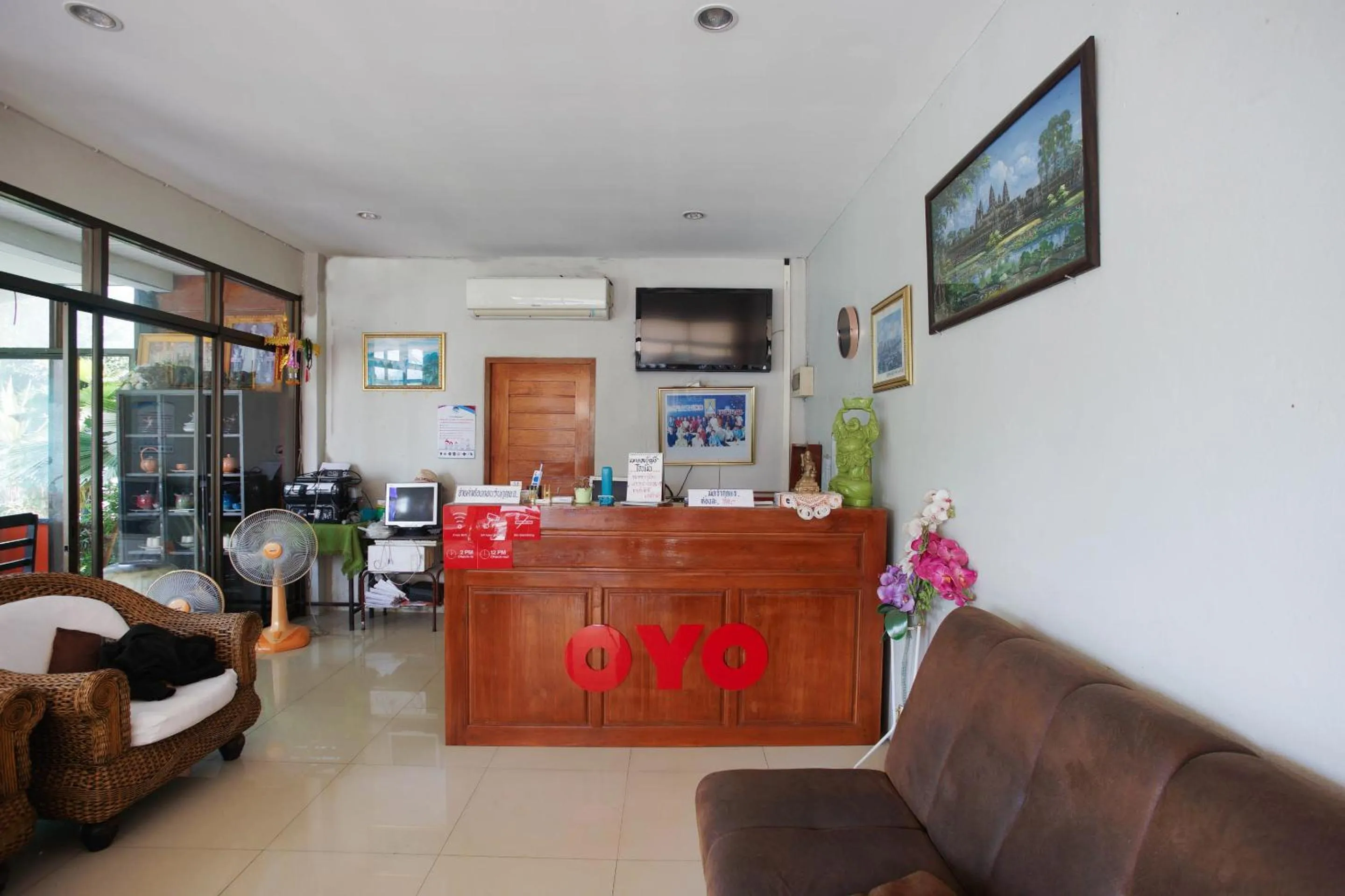 Lobby or reception in OYO 75388 P2 Place