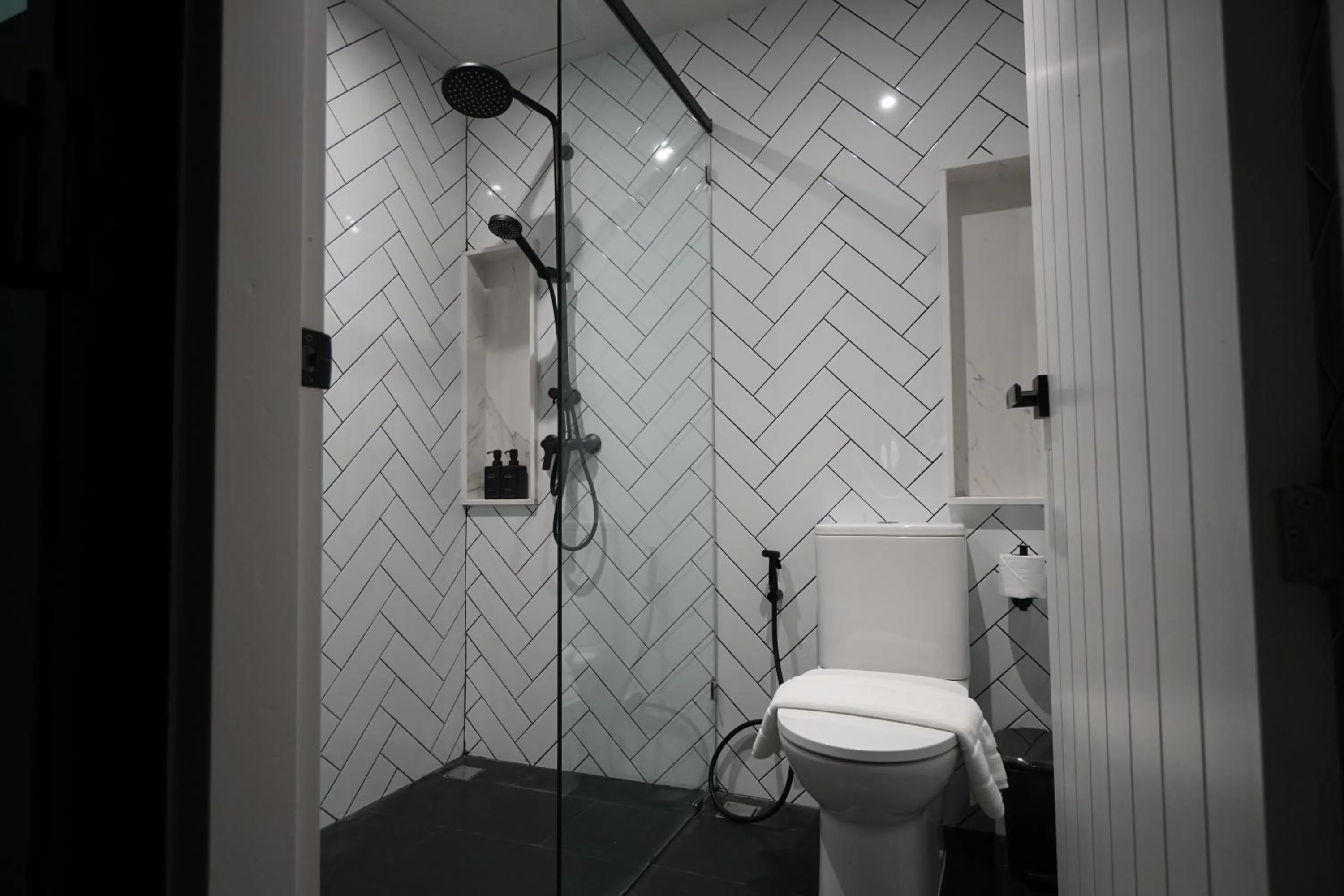 Bathroom in Blu Monkey Hub and Hotel Chanthaburi