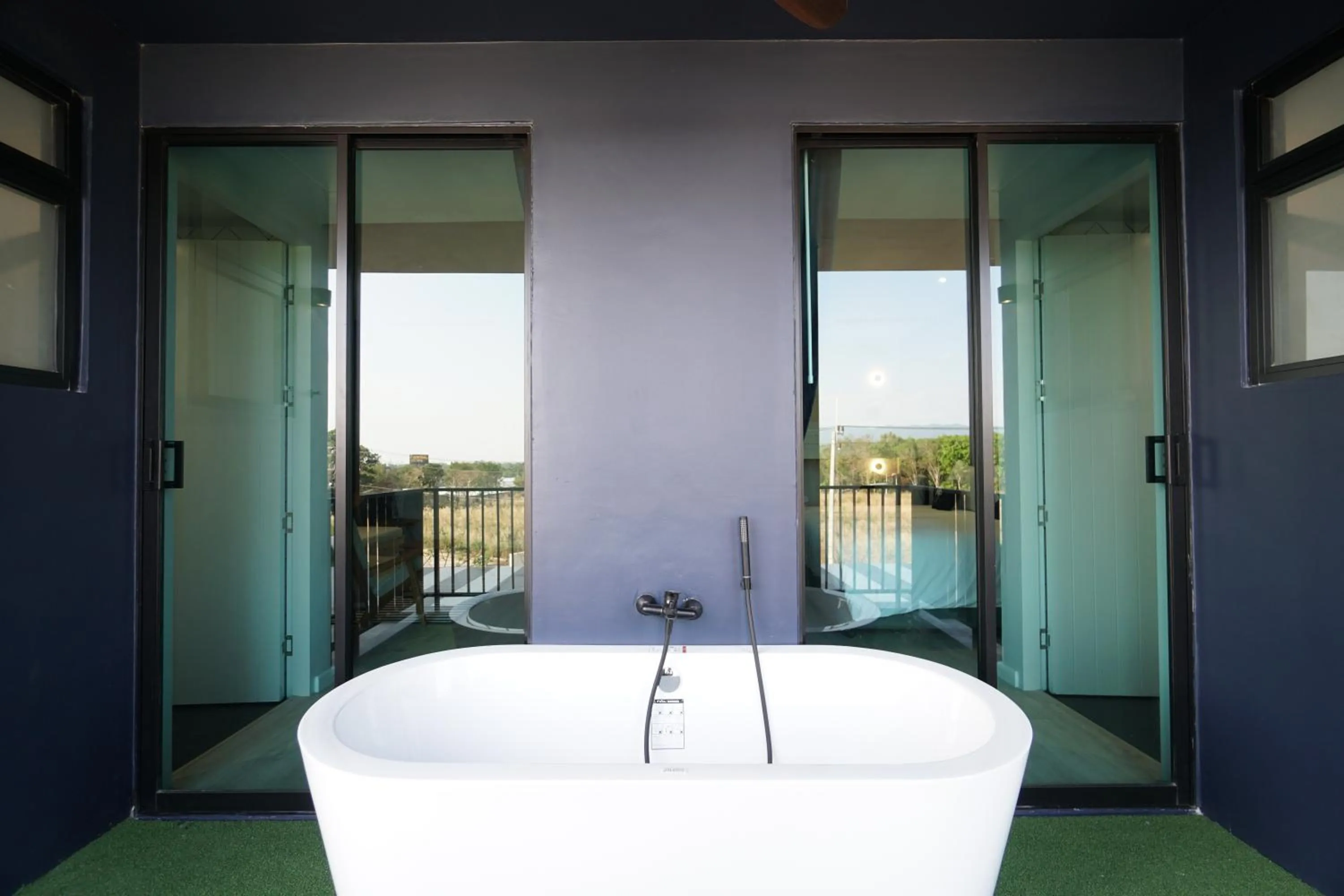 Hot Tub in Blu Monkey Hub and Hotel Chanthaburi