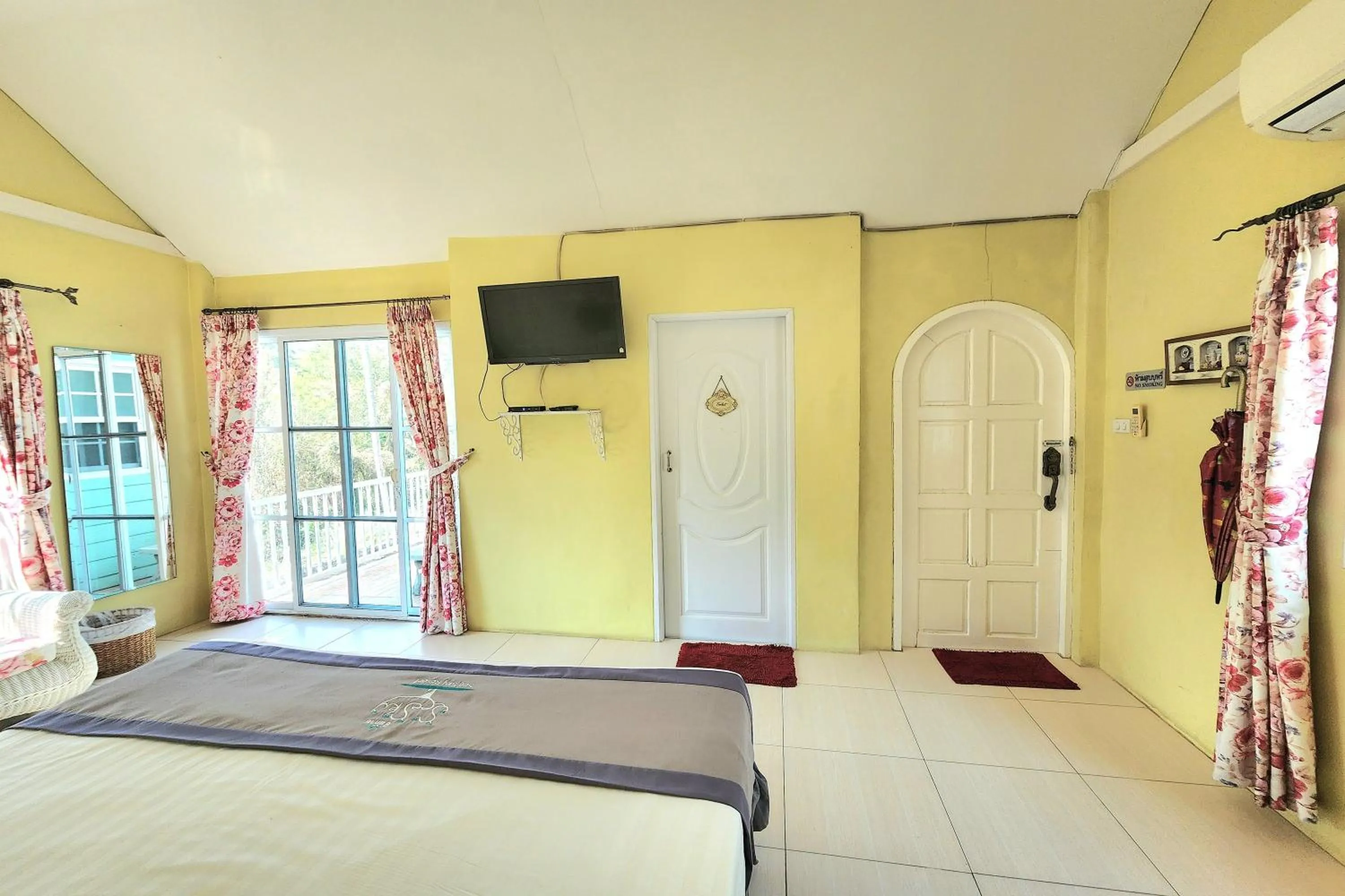 Bedroom, Bed in See Sky Resort