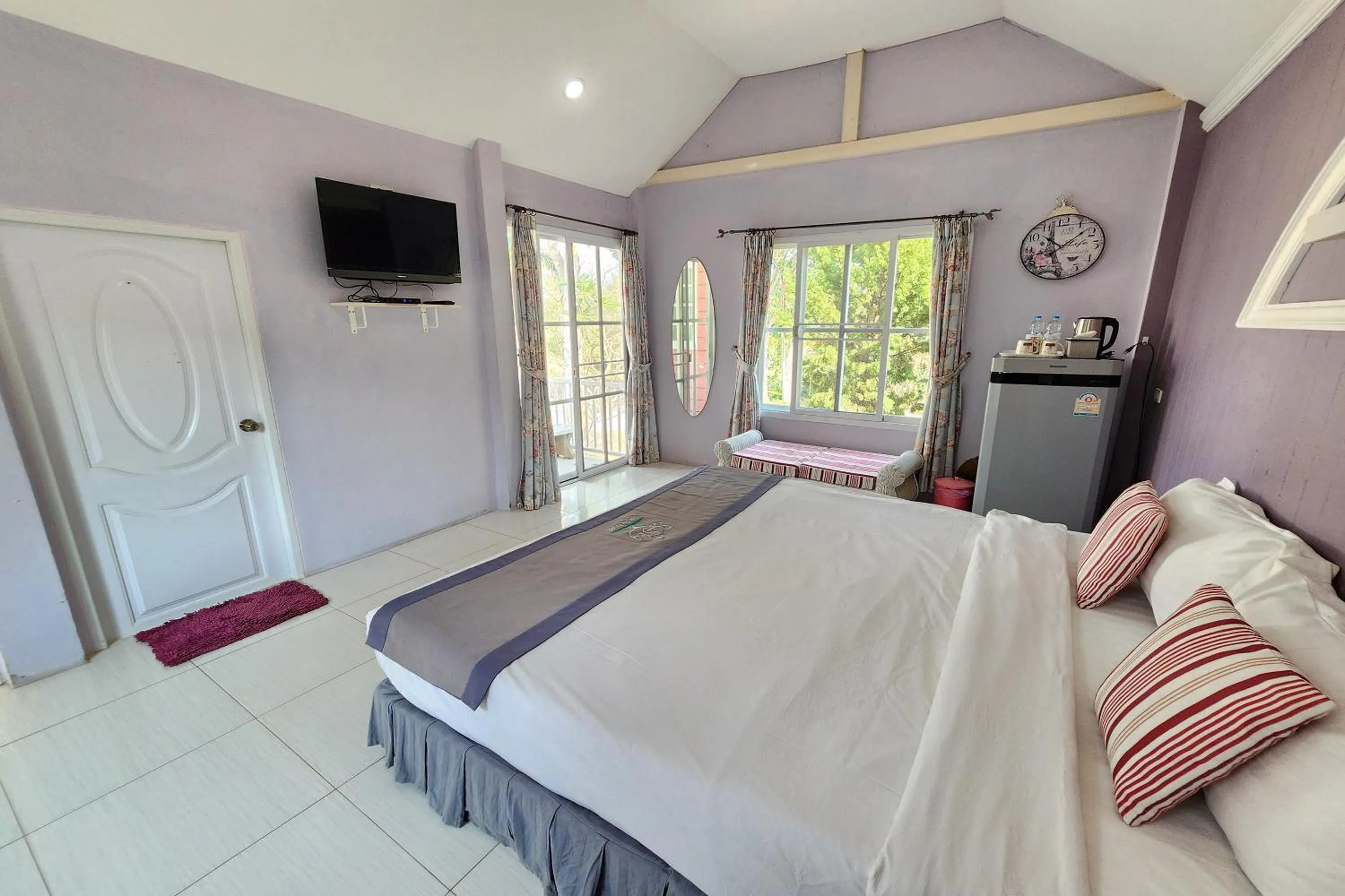 Bedroom, Bed in See Sky Resort