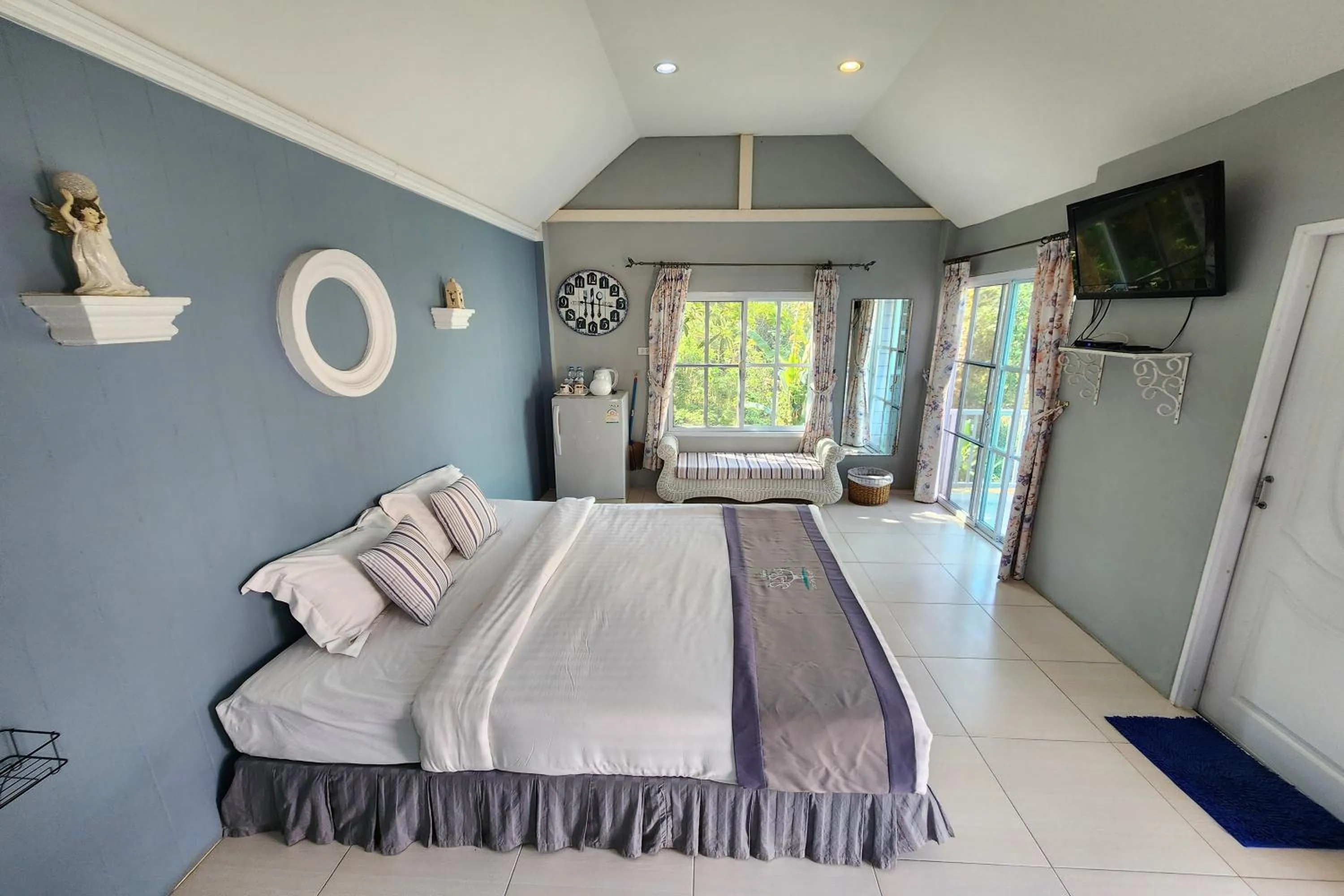 Bedroom, Bed in See Sky Resort