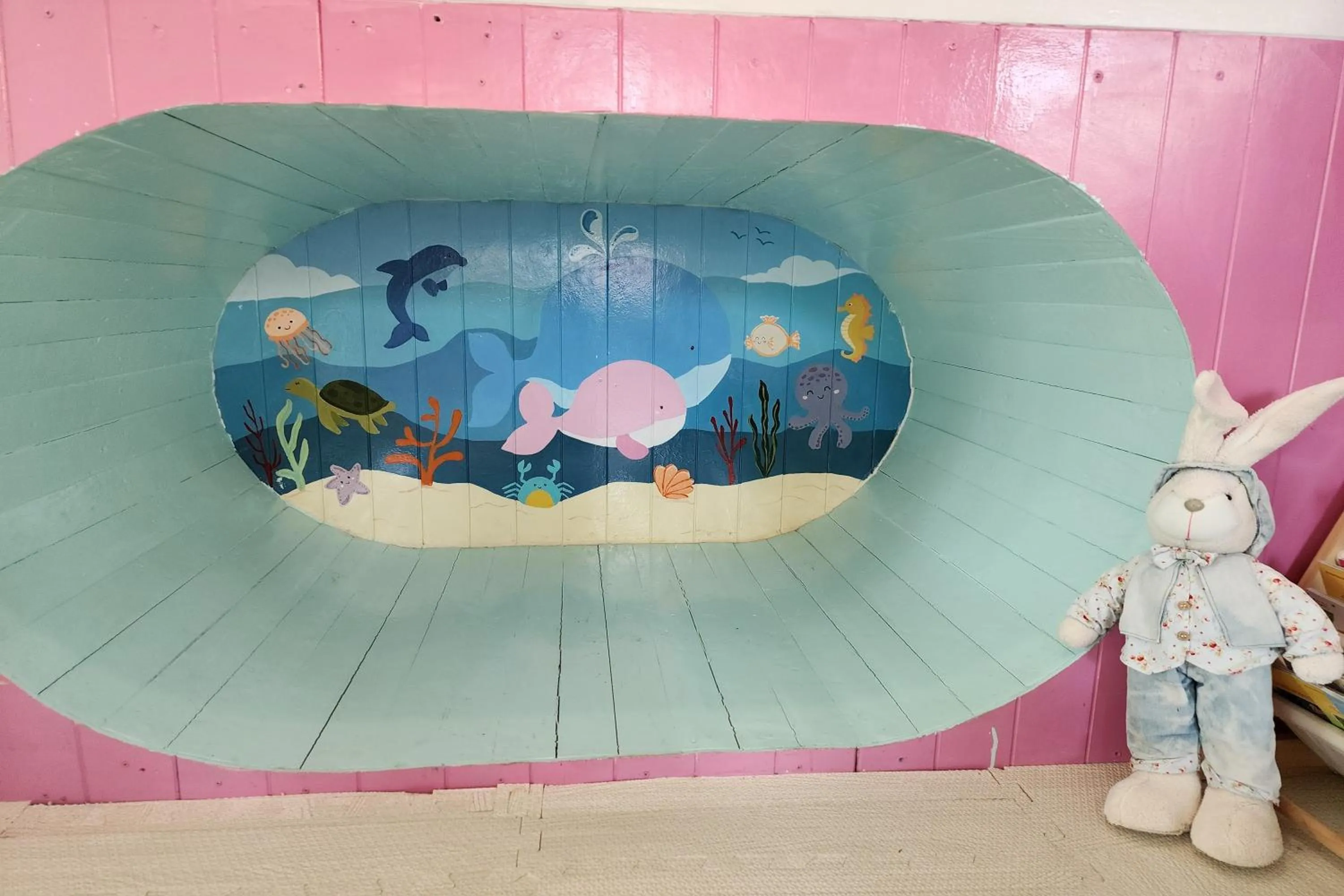 Decorative detail in See Sky Resort