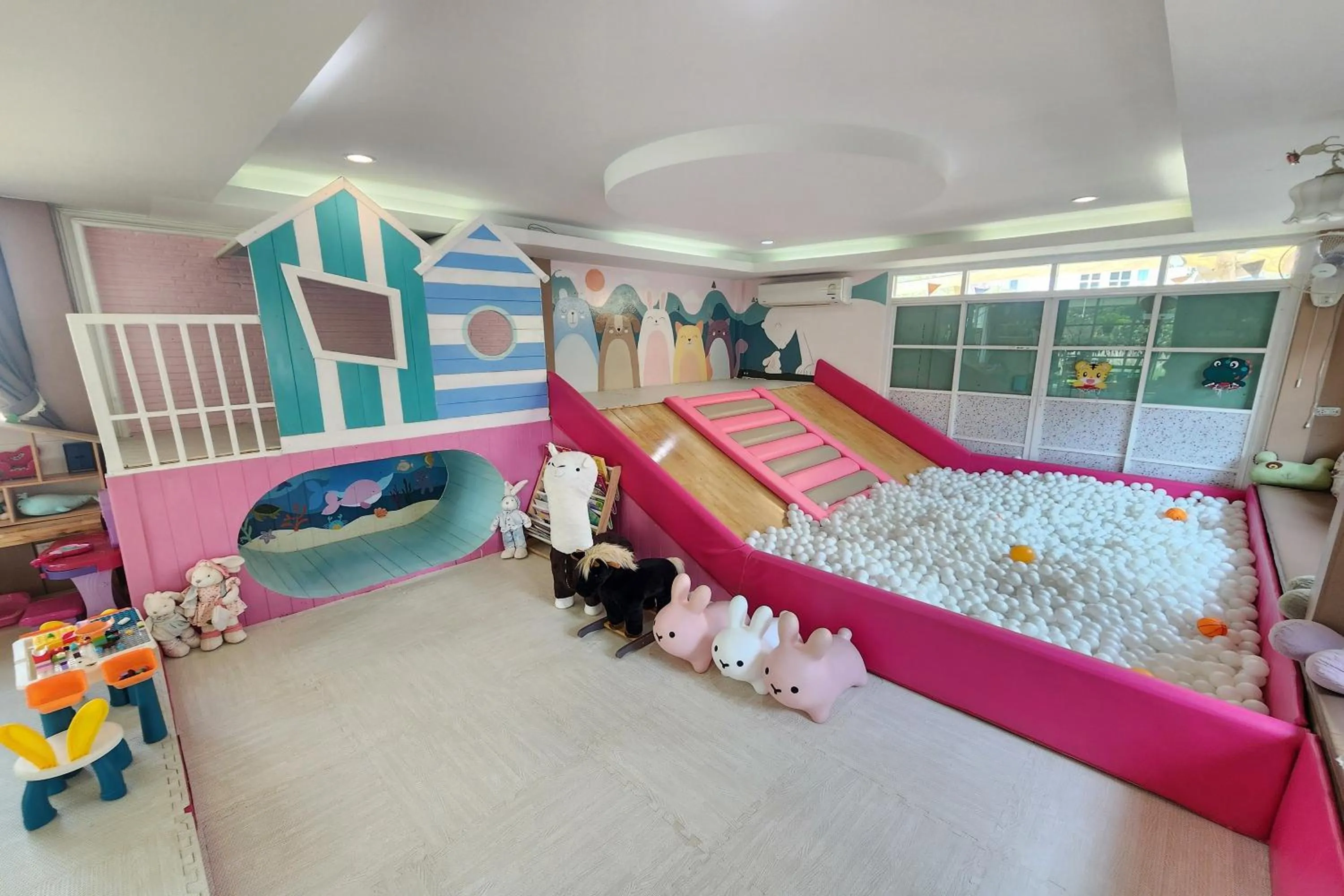 Children play ground in See Sky Resort
