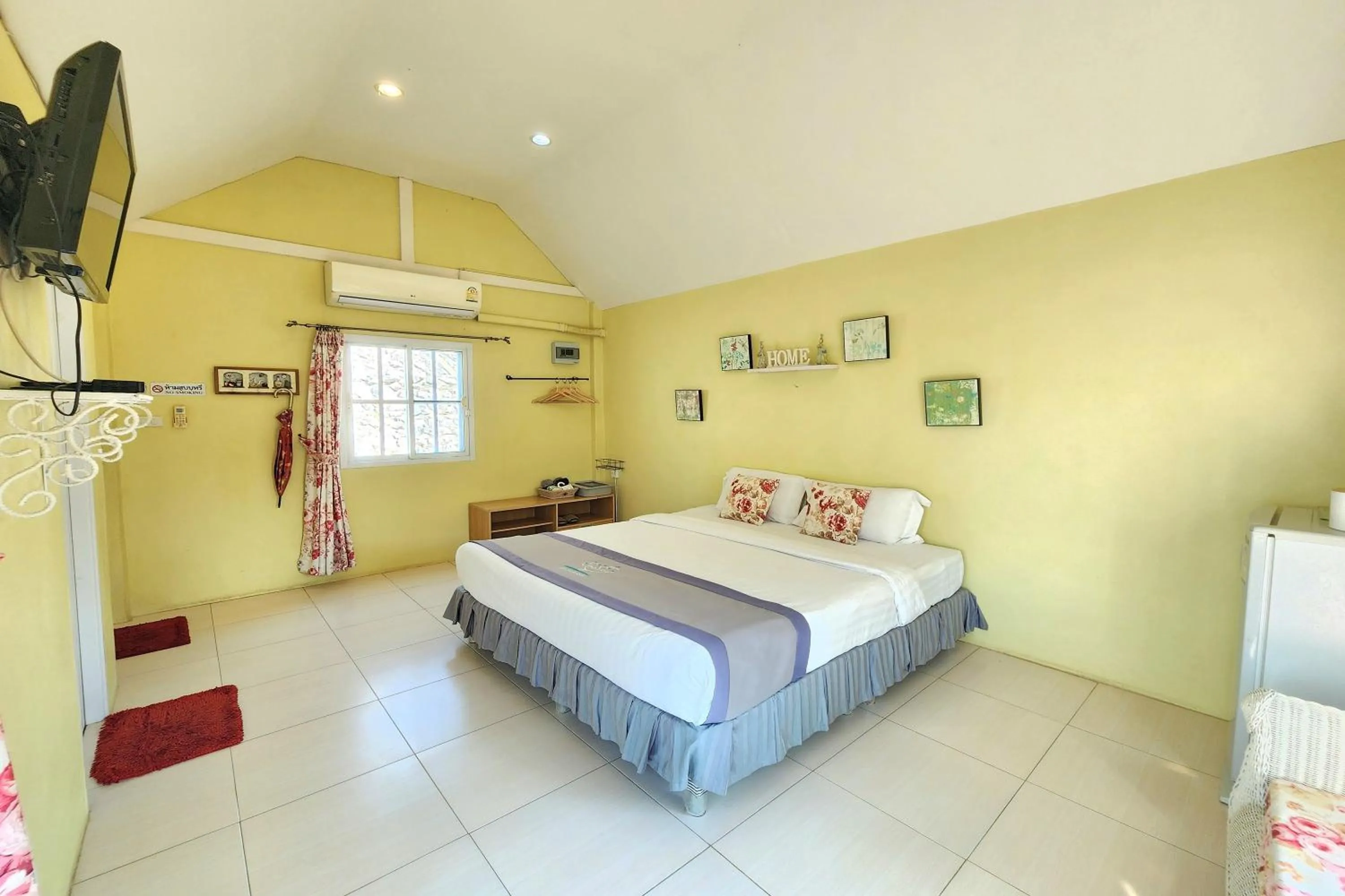 Bedroom, Bed in See Sky Resort