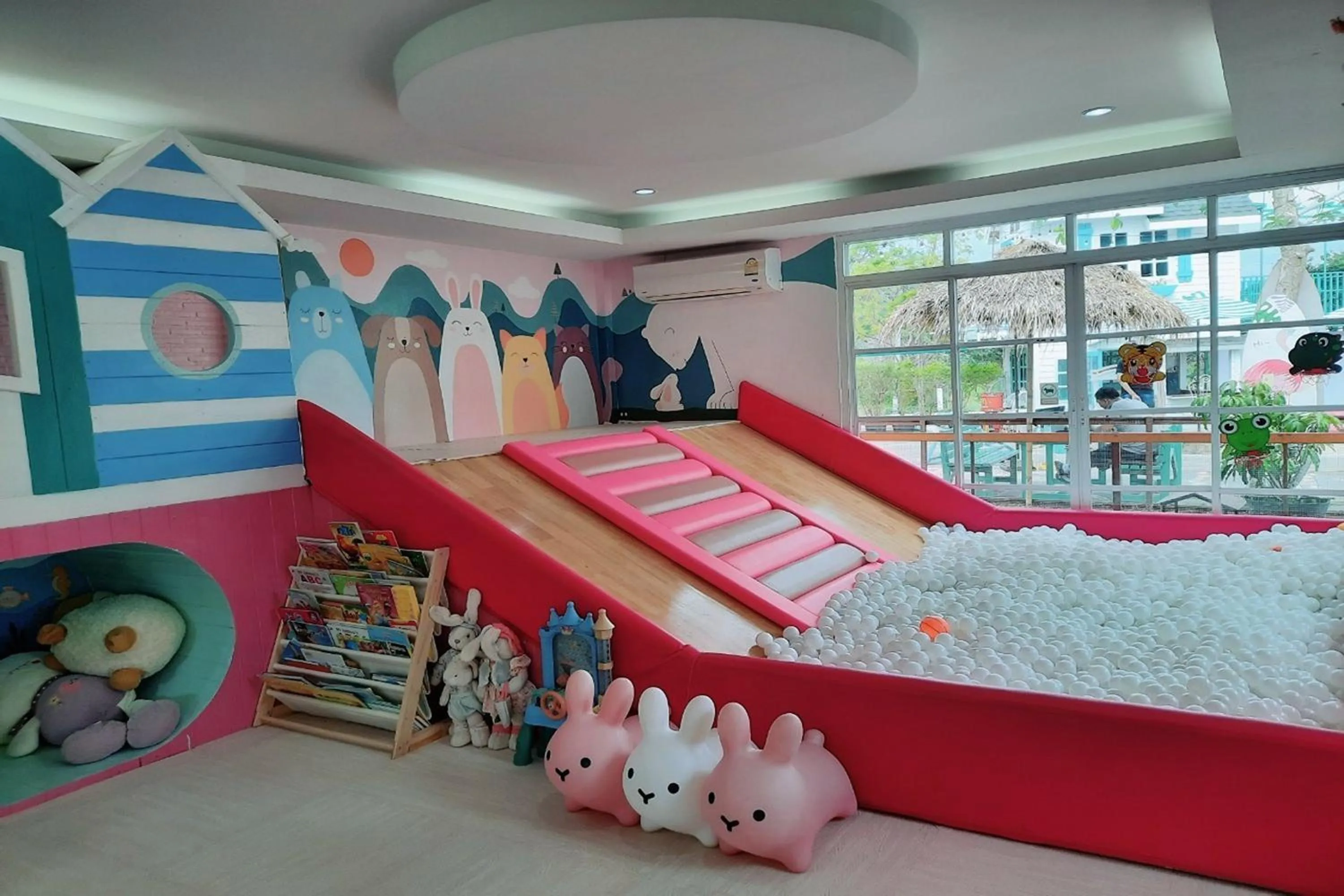 Kids's club in See Sky Resort