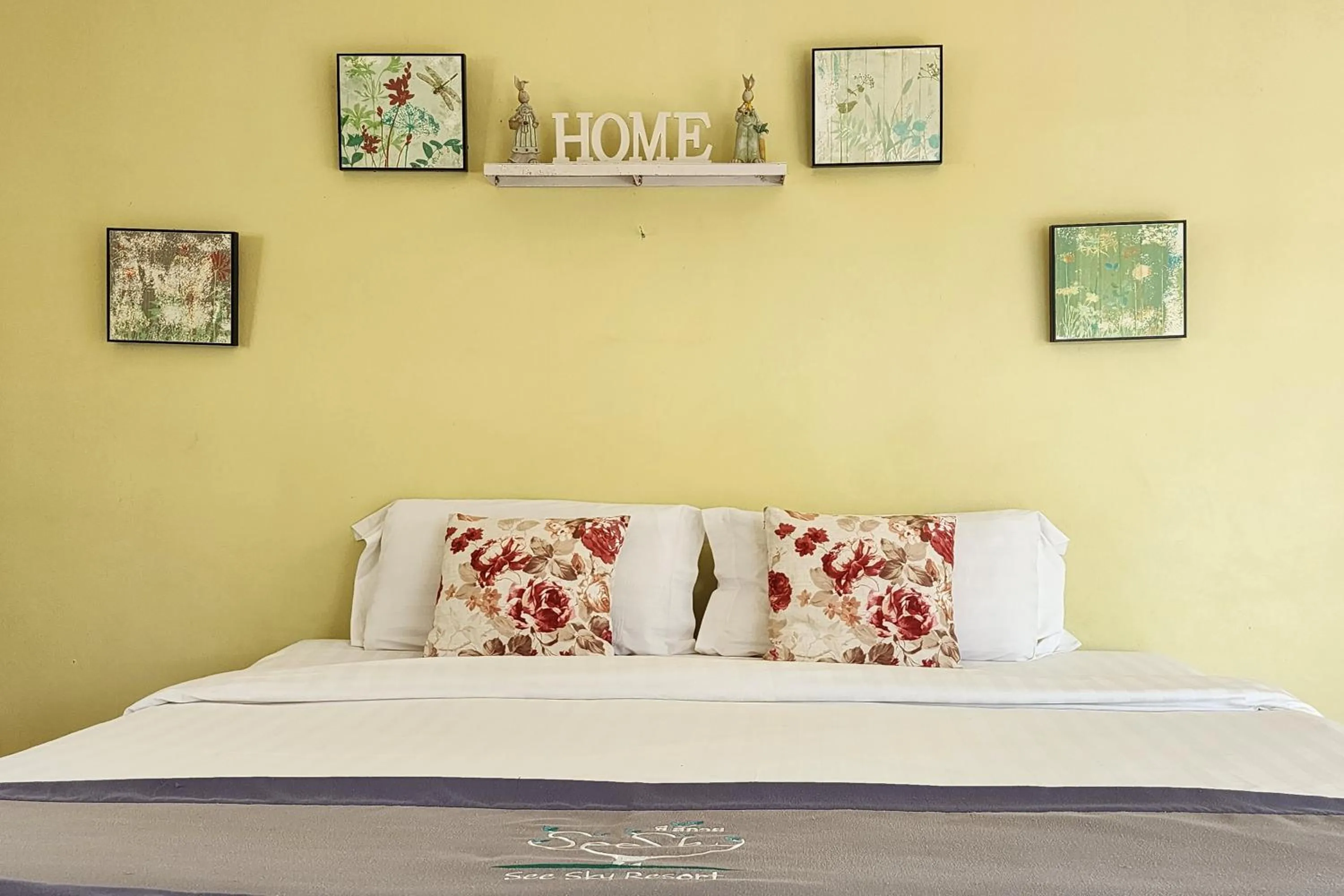 Bedroom, Bed in See Sky Resort