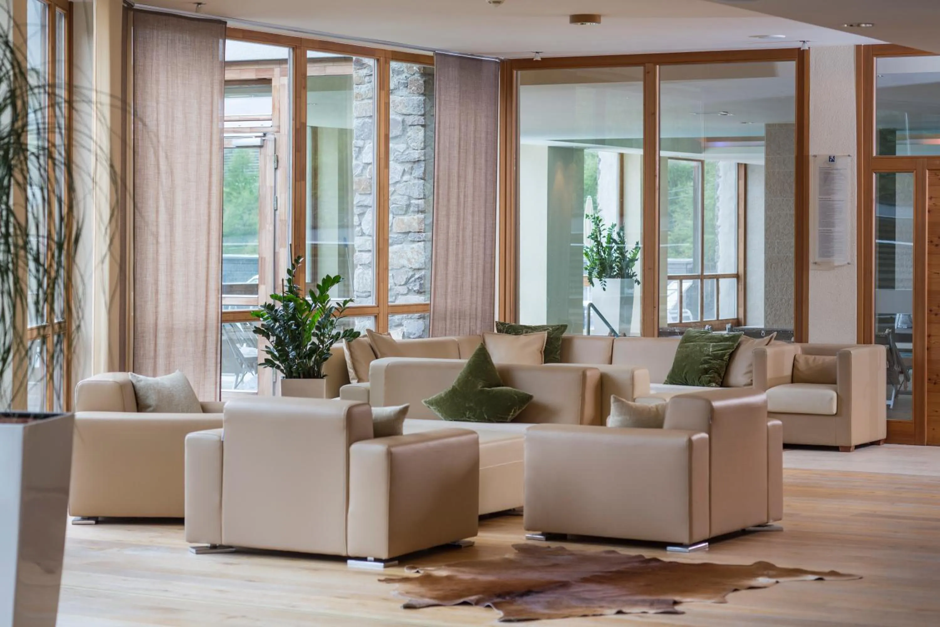 Lobby or reception in Falkensteiner Aktiv & Familienhotel Cristallo