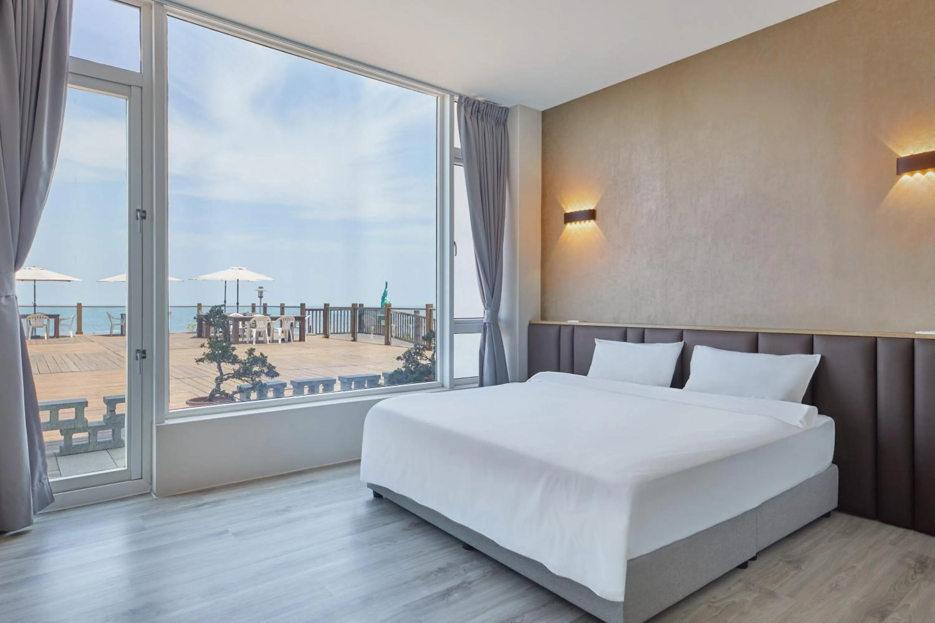 Bed in Ferry of Love Homestay