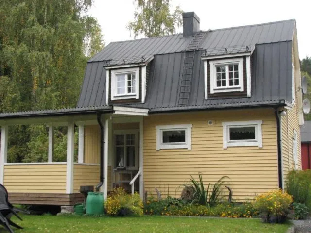 Stuga på Brattmon