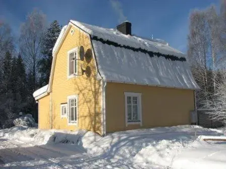 Stuga på Brattmon Stuga på Brattmon
