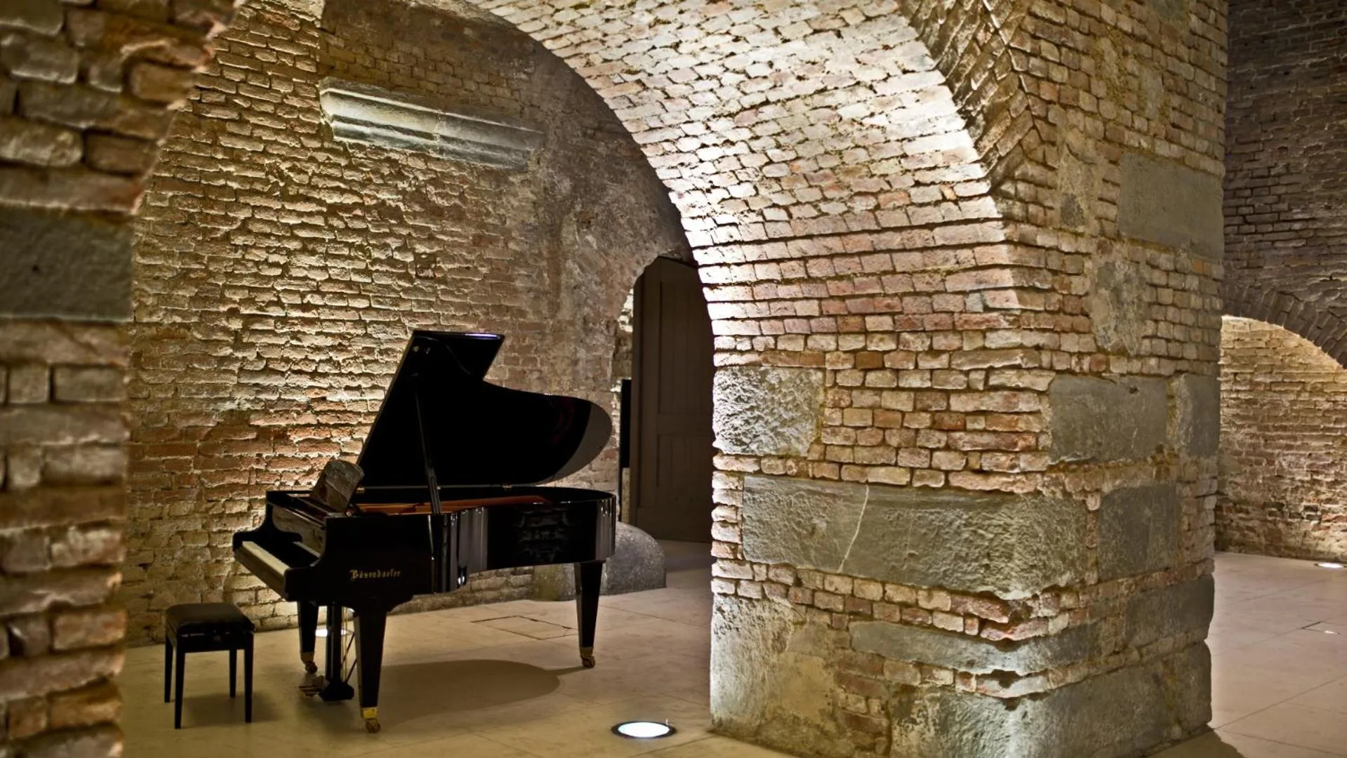 Meeting/conference room in Palais Coburg Hotel