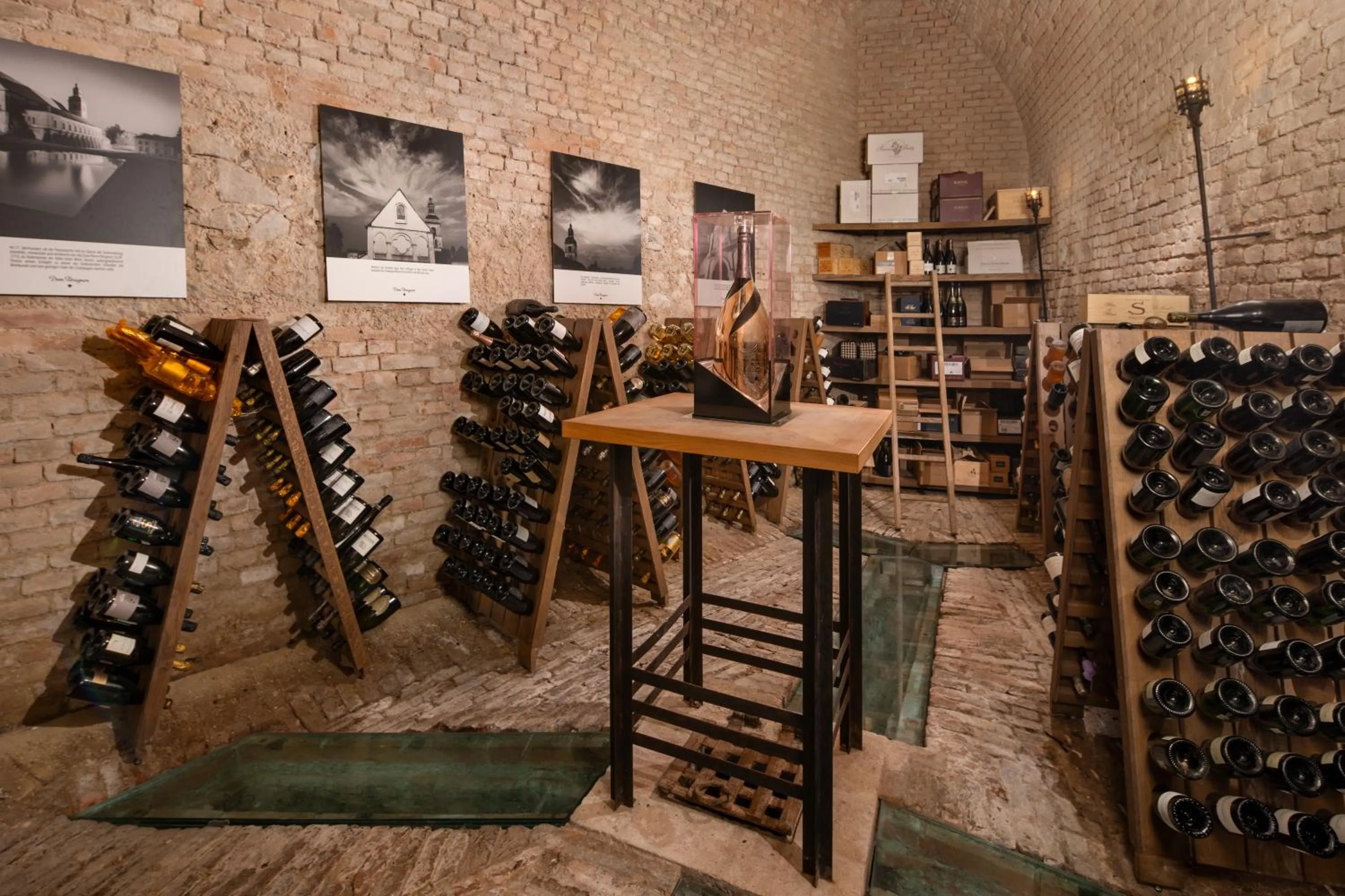 Decorative detail in Palais Coburg Hotel