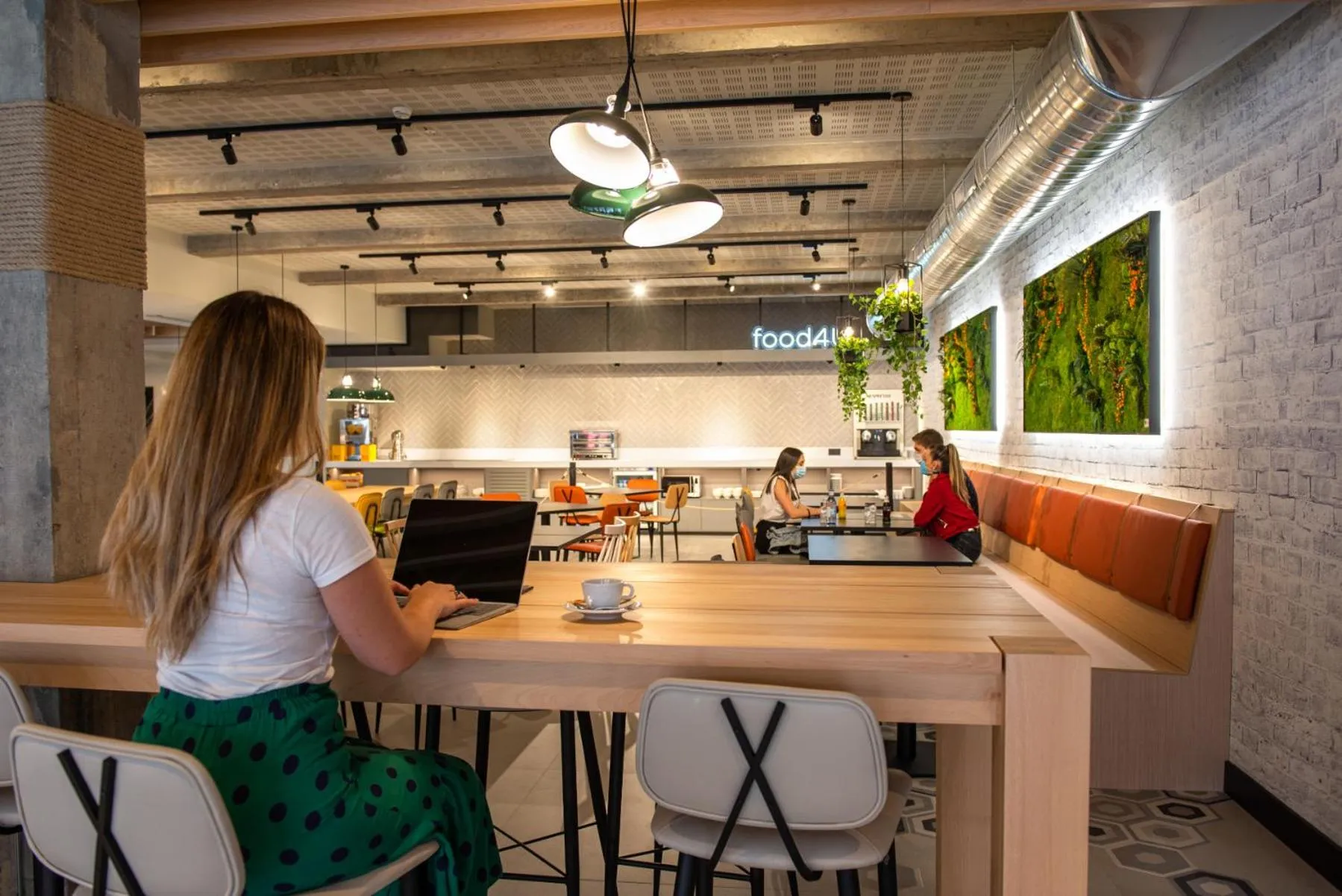 Lounge or bar in voco Bilbao - City by IHG