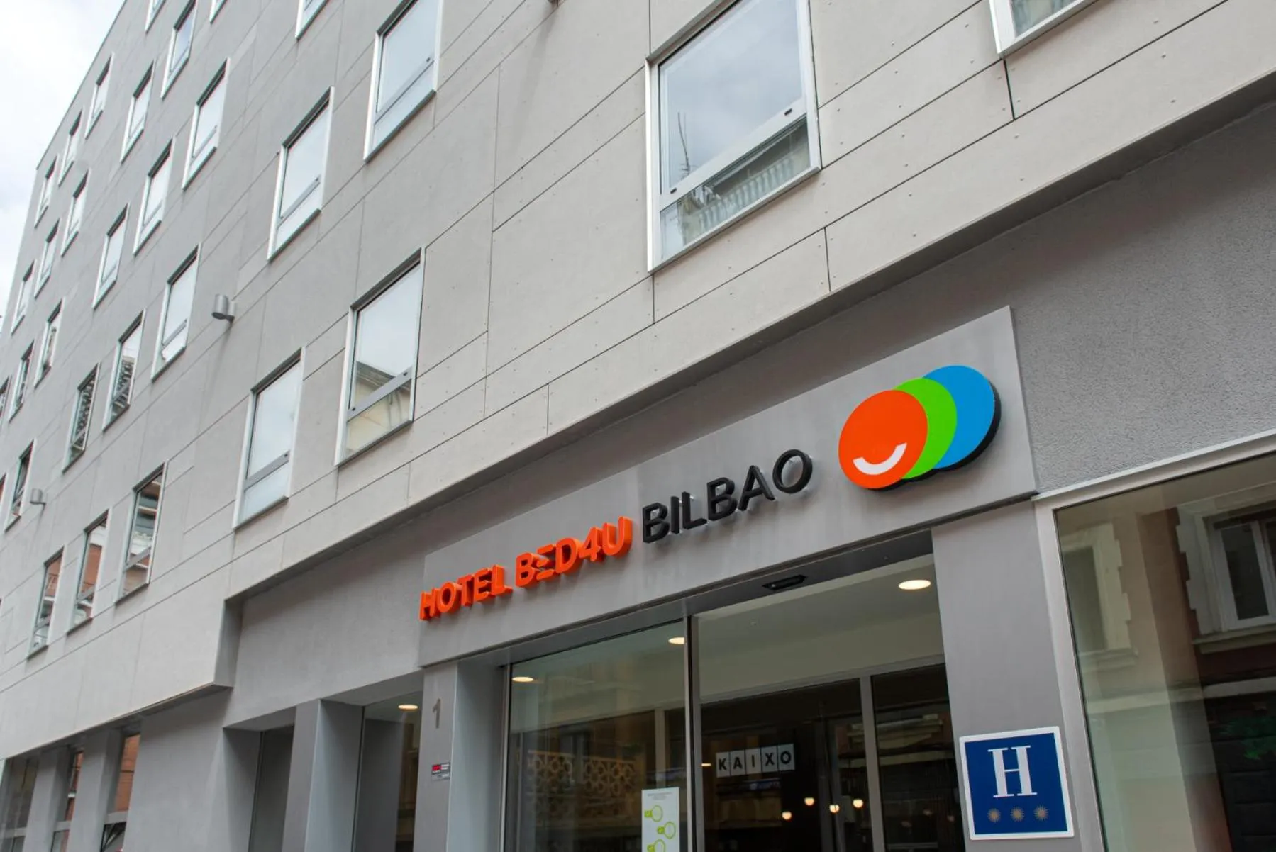 Facade/entrance in Hotel Bed4U Bilbao