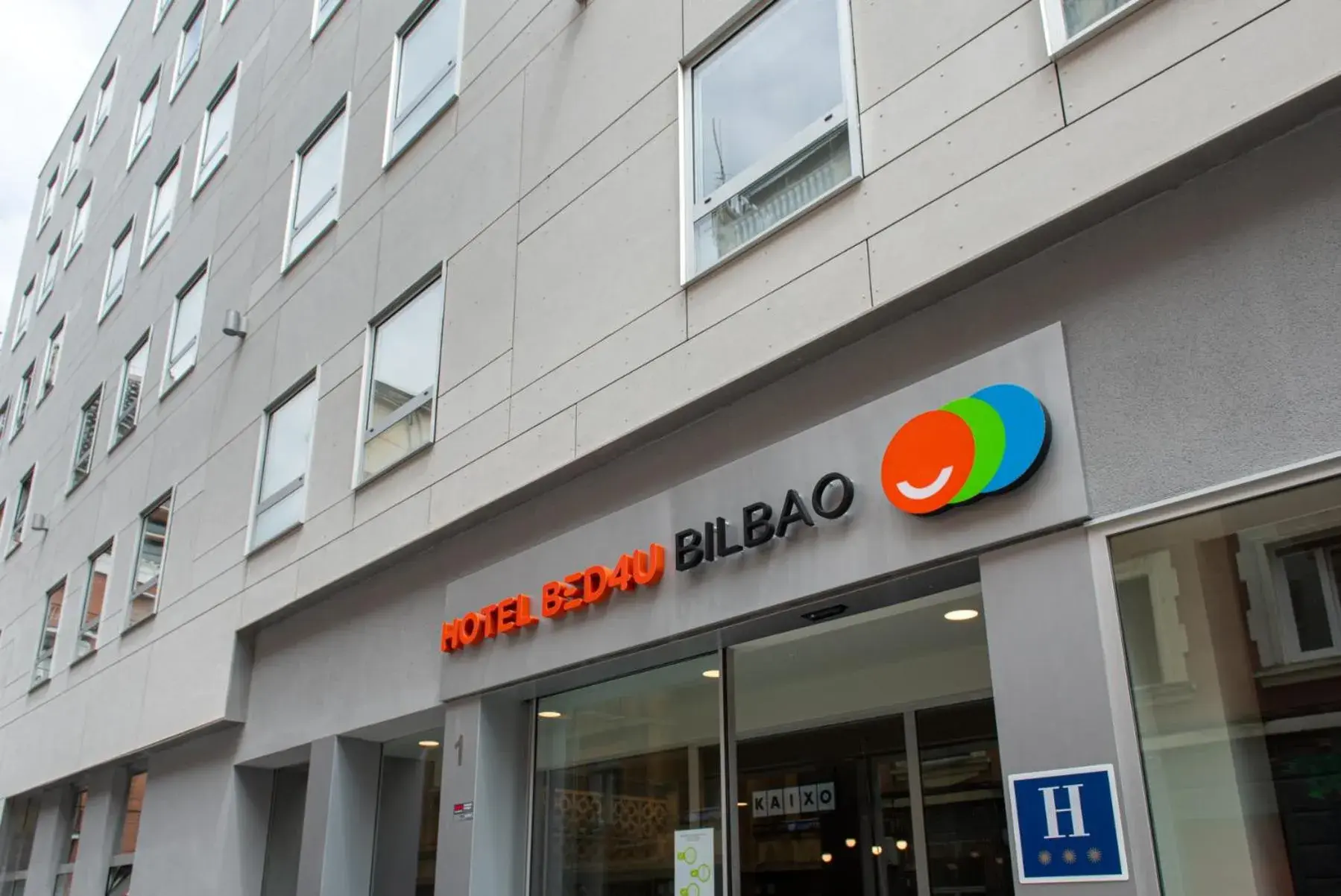 Facade/entrance in Hotel Bed4U Bilbao Facade/entrance in Hotel Bed4U Bilbao
